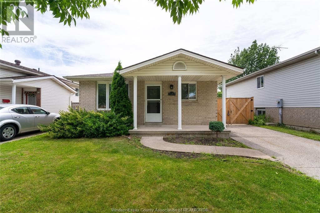 Maximum Property Solutions — 3 Bedroom(s) and 1 Bathroom(s) - Photo 2