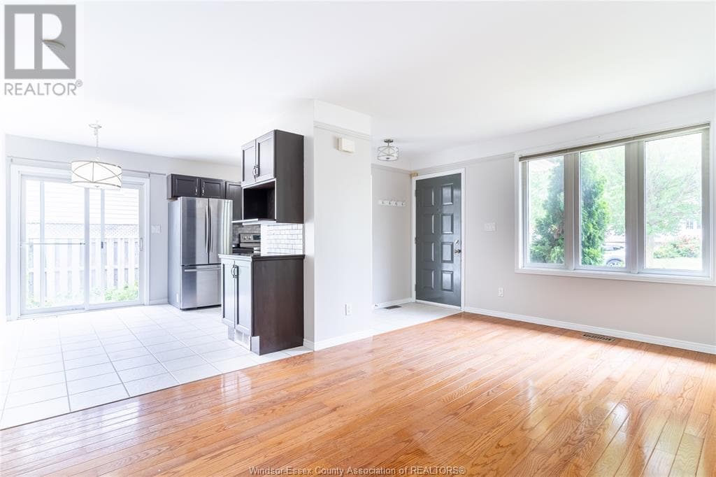 Maximum Property Solutions — 3 Bedroom(s) and 1 Bathroom(s) - Photo 4