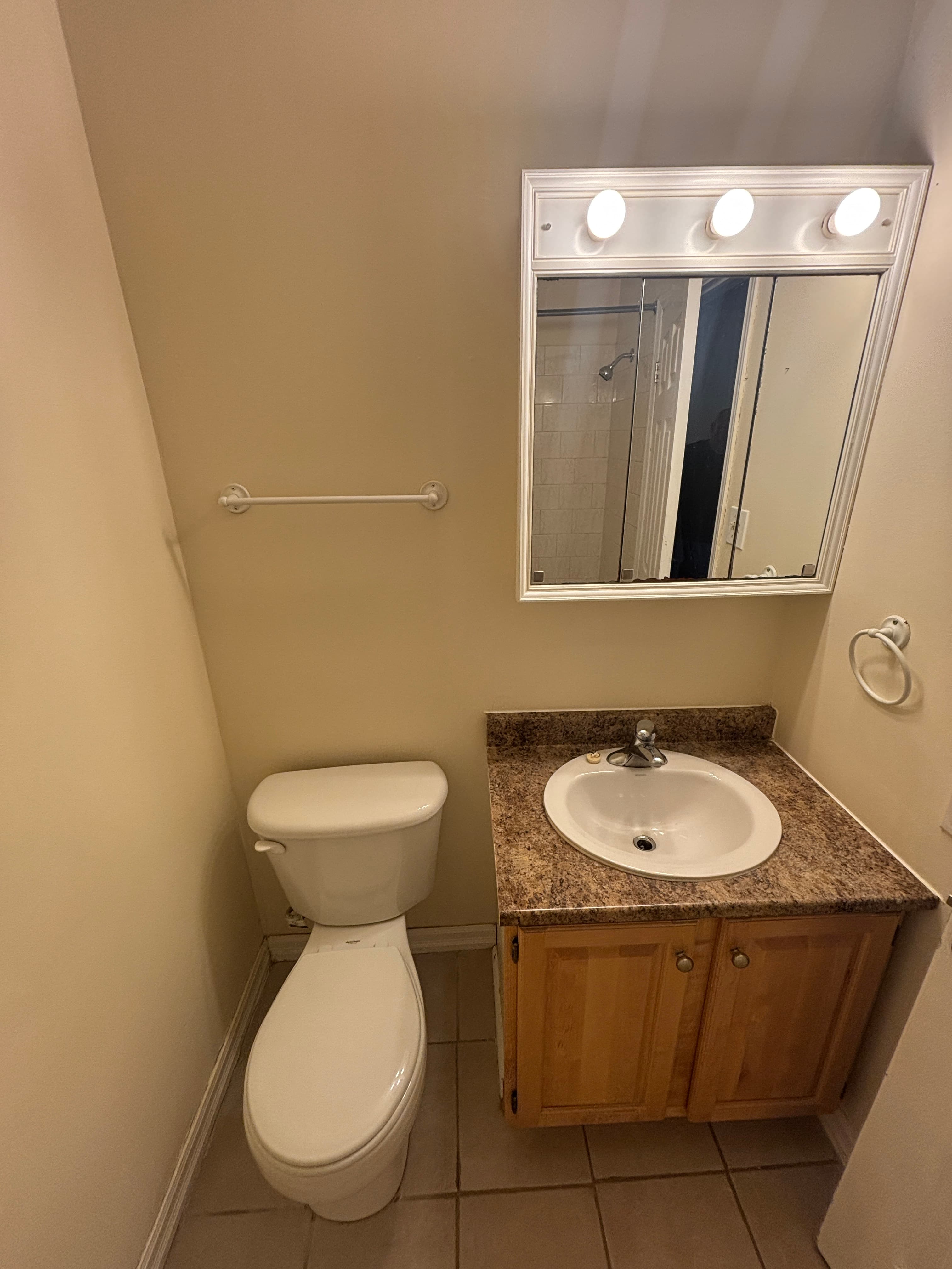 Urchin Property Management Inc. — 3 Bedroom(s) and 1.5 Bathroom(s) - Photo 11