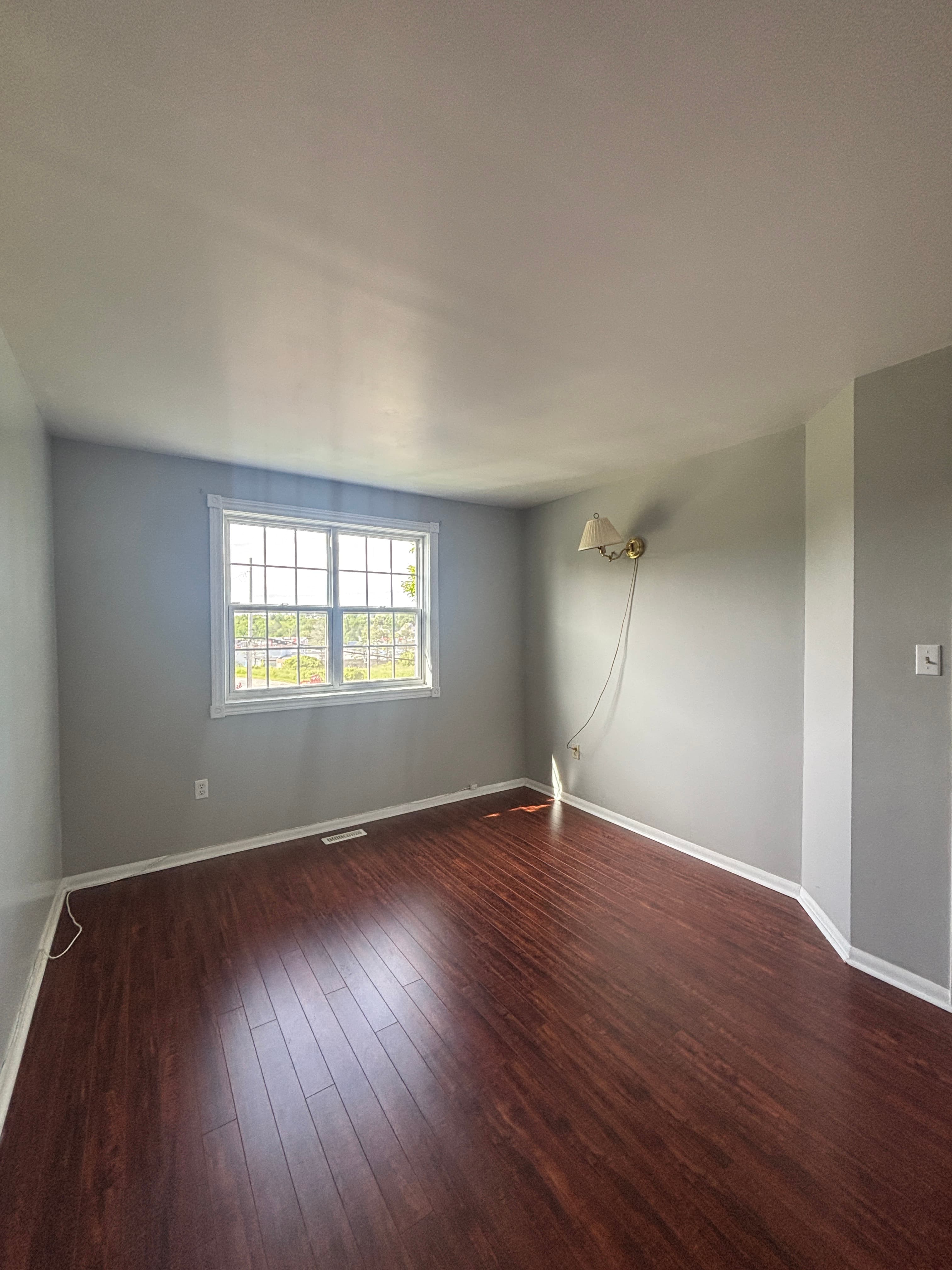 Urchin Property Management Inc. — 3 Bedroom(s) and 1.5 Bathroom(s) - Photo 8