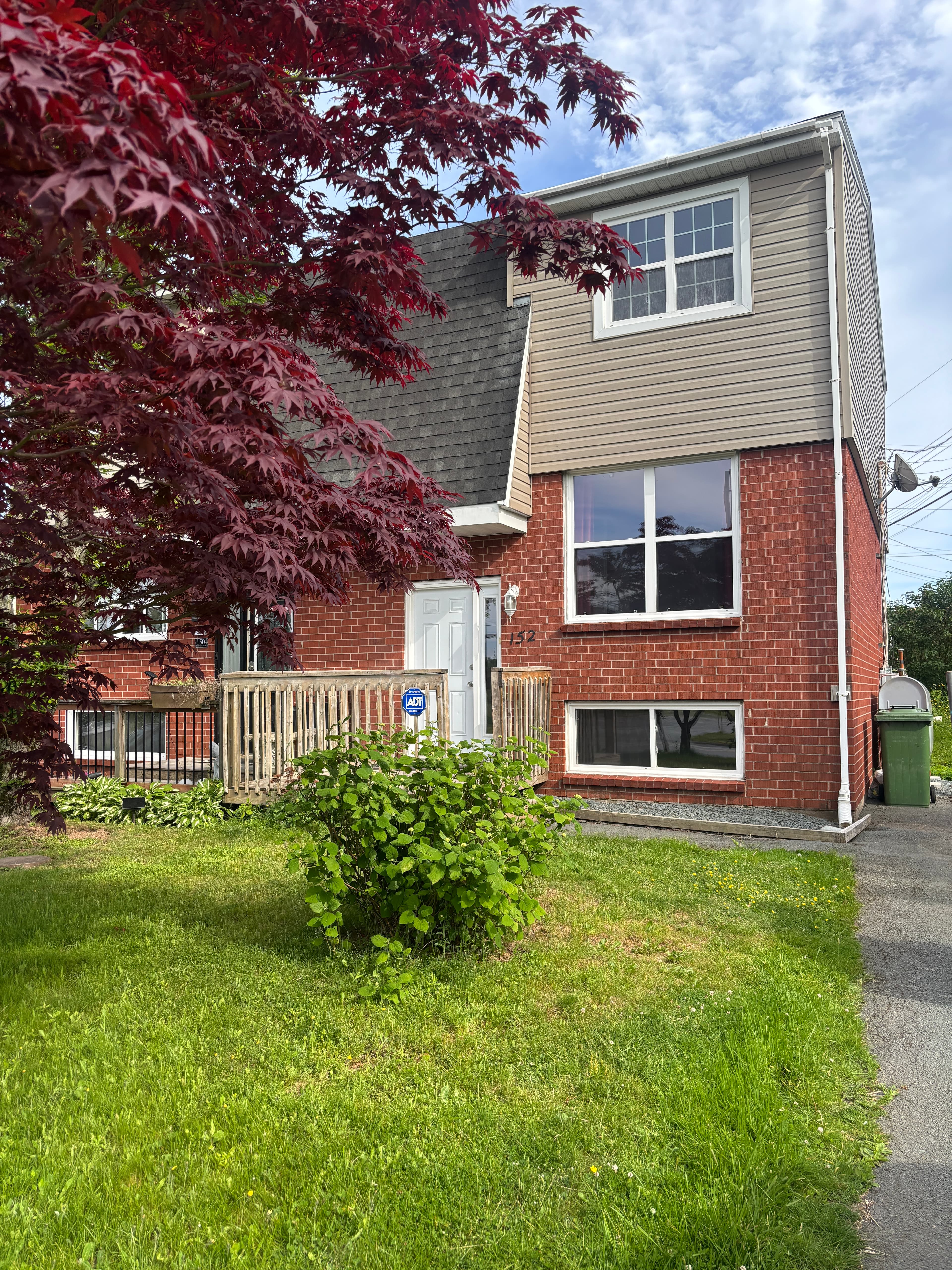 Urchin Property Management Inc. — 3 Bedroom(s) and 1.5 Bathroom(s)