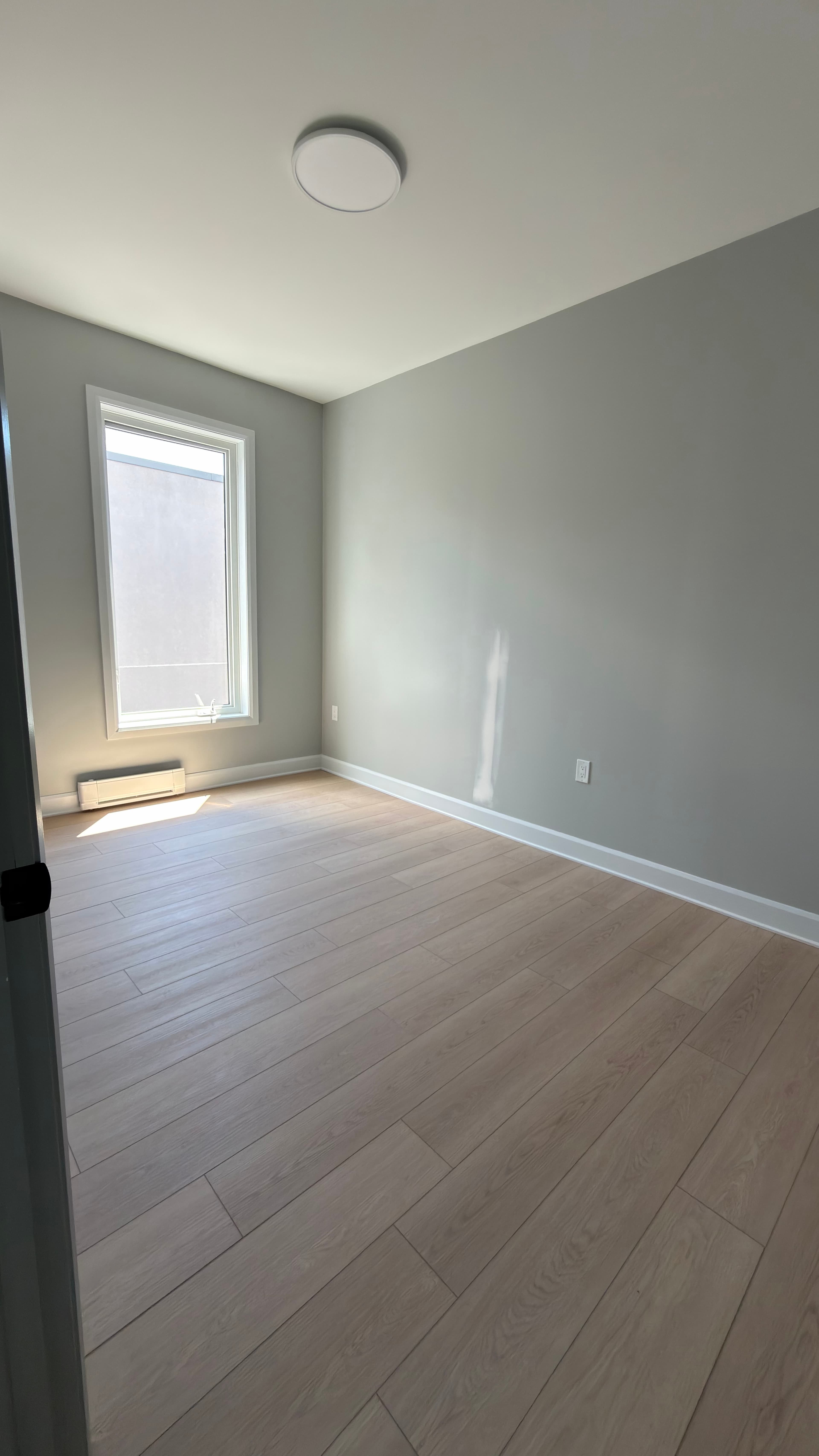 Ottawa Prime Properties — 5 Bedroom(s) and 3 Bathroom(s) - Photo 4