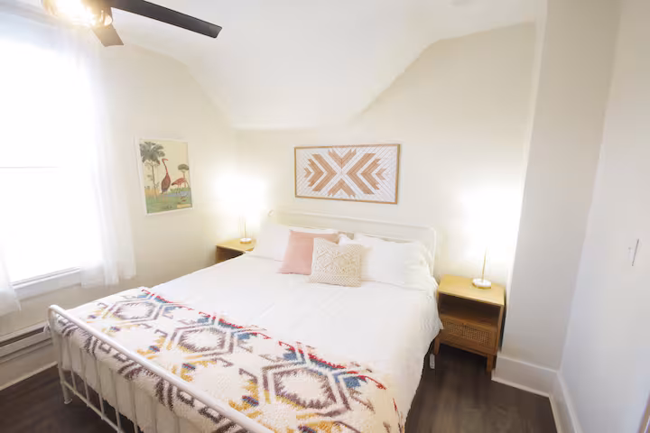 Rhenti — 4 Bedroom(s) and 2 Bathroom(s) - Photo 3