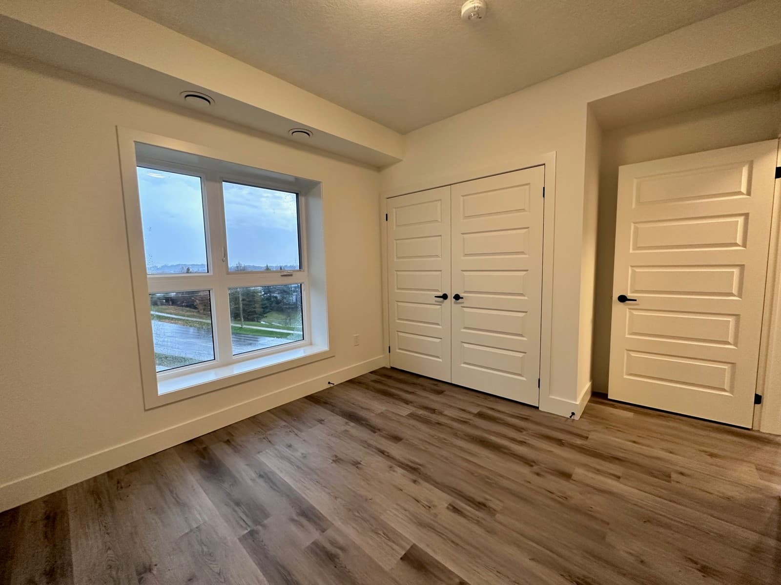 K-W Property Management — 411 - Photo 7