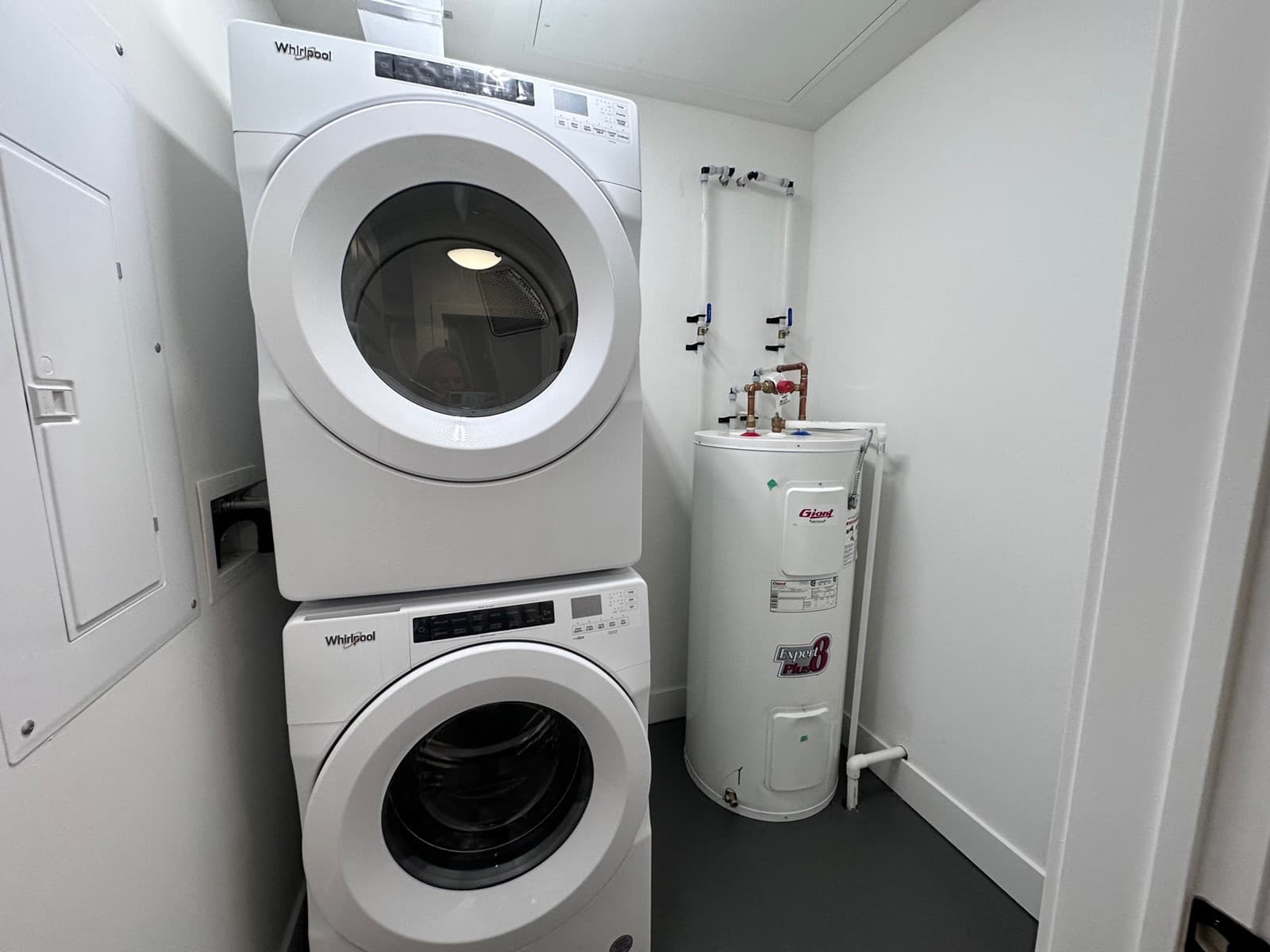 K-W Property Management — 411 - Photo 6