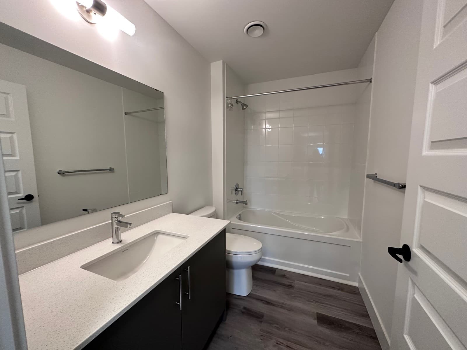 K-W Property Management — 411 - Photo 5