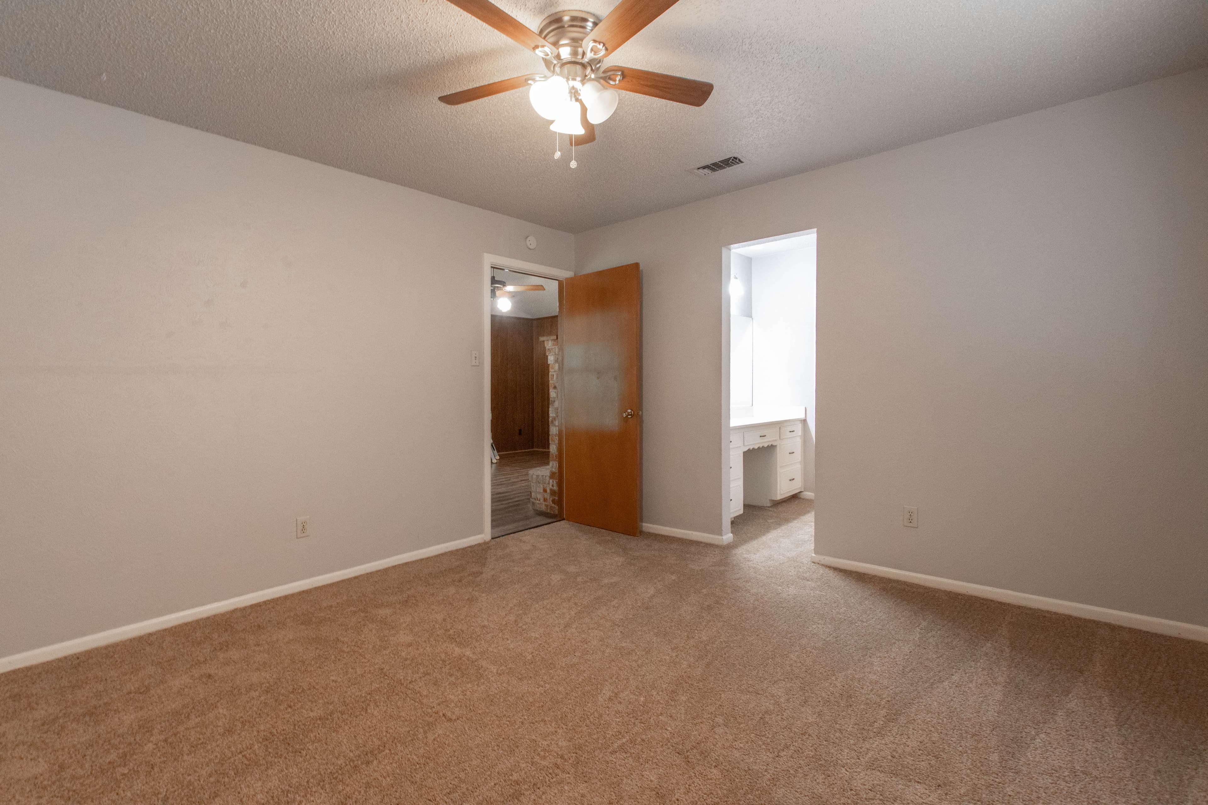 Scott Brown Properties — 3 Bedroom(s) and 2 Bathroom(s) - Photo 12