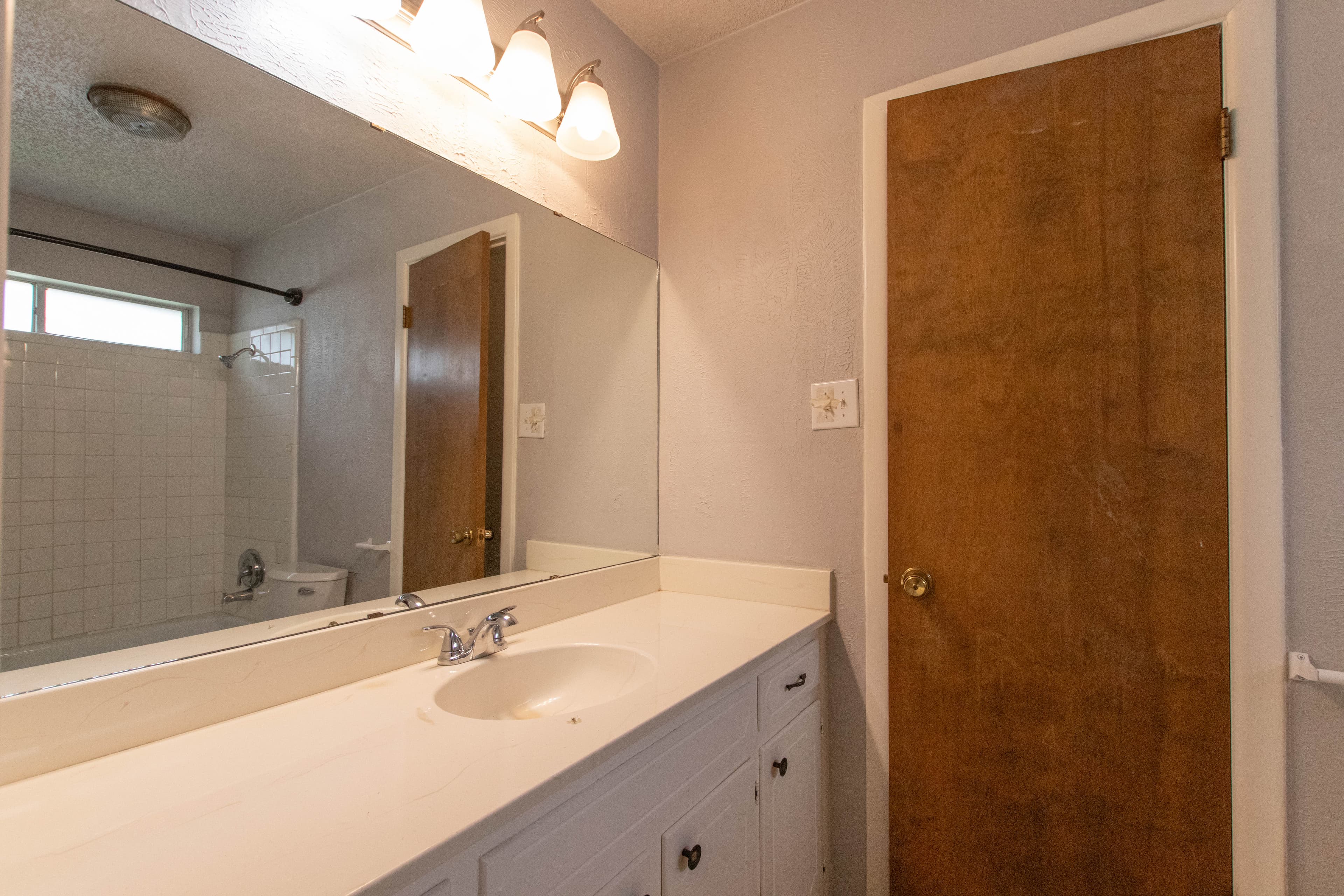 Scott Brown Properties — 3 Bedroom(s) and 2 Bathroom(s) - Photo 15