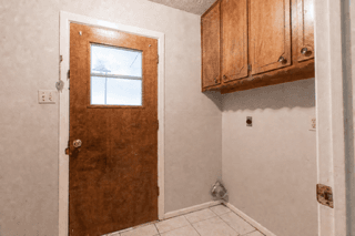 Scott Brown Properties — 3 Bedroom(s) and 2 Bathroom(s) - Photo 9