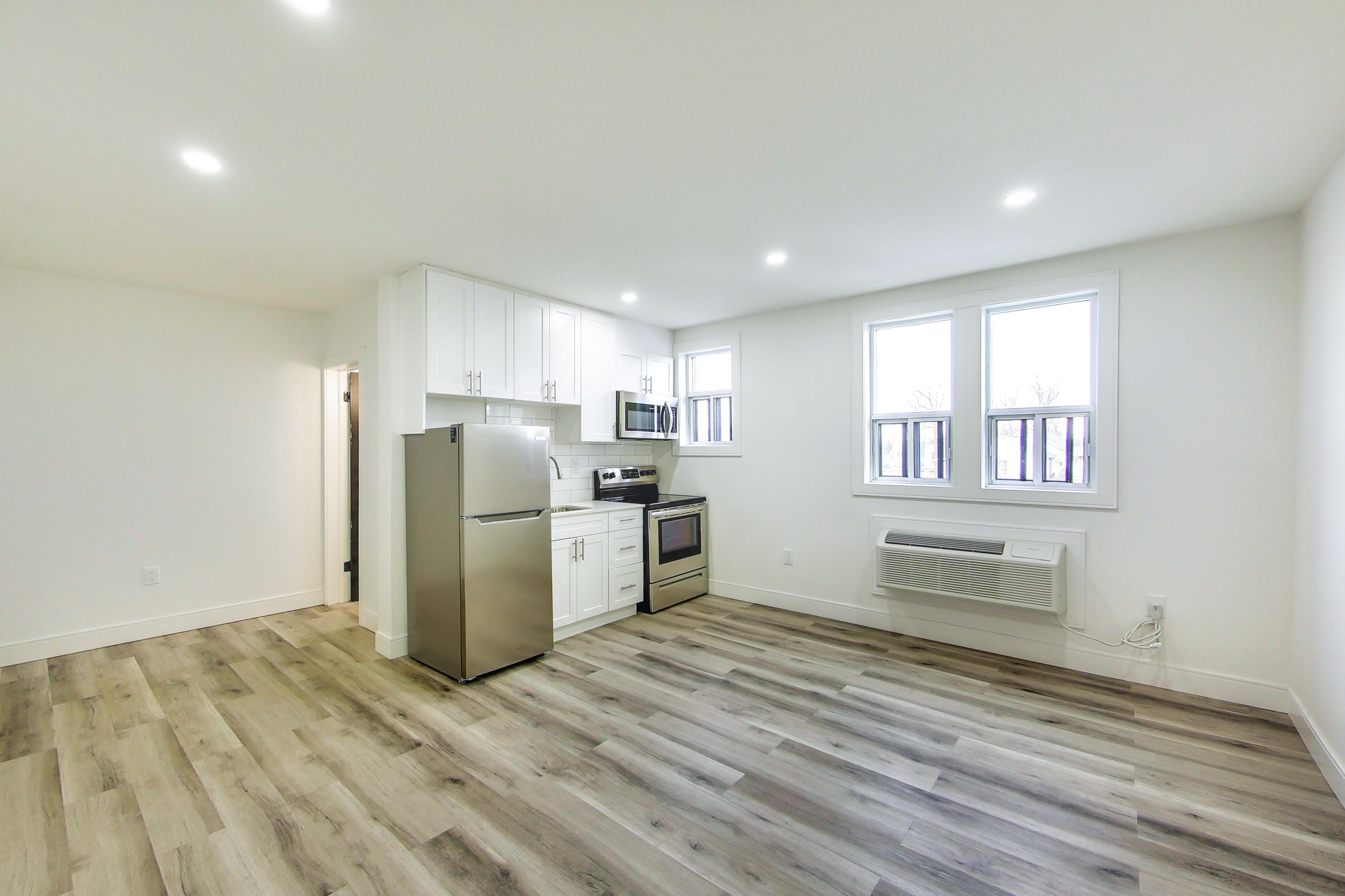Whitehall Apartments — 1 - Photo 7
