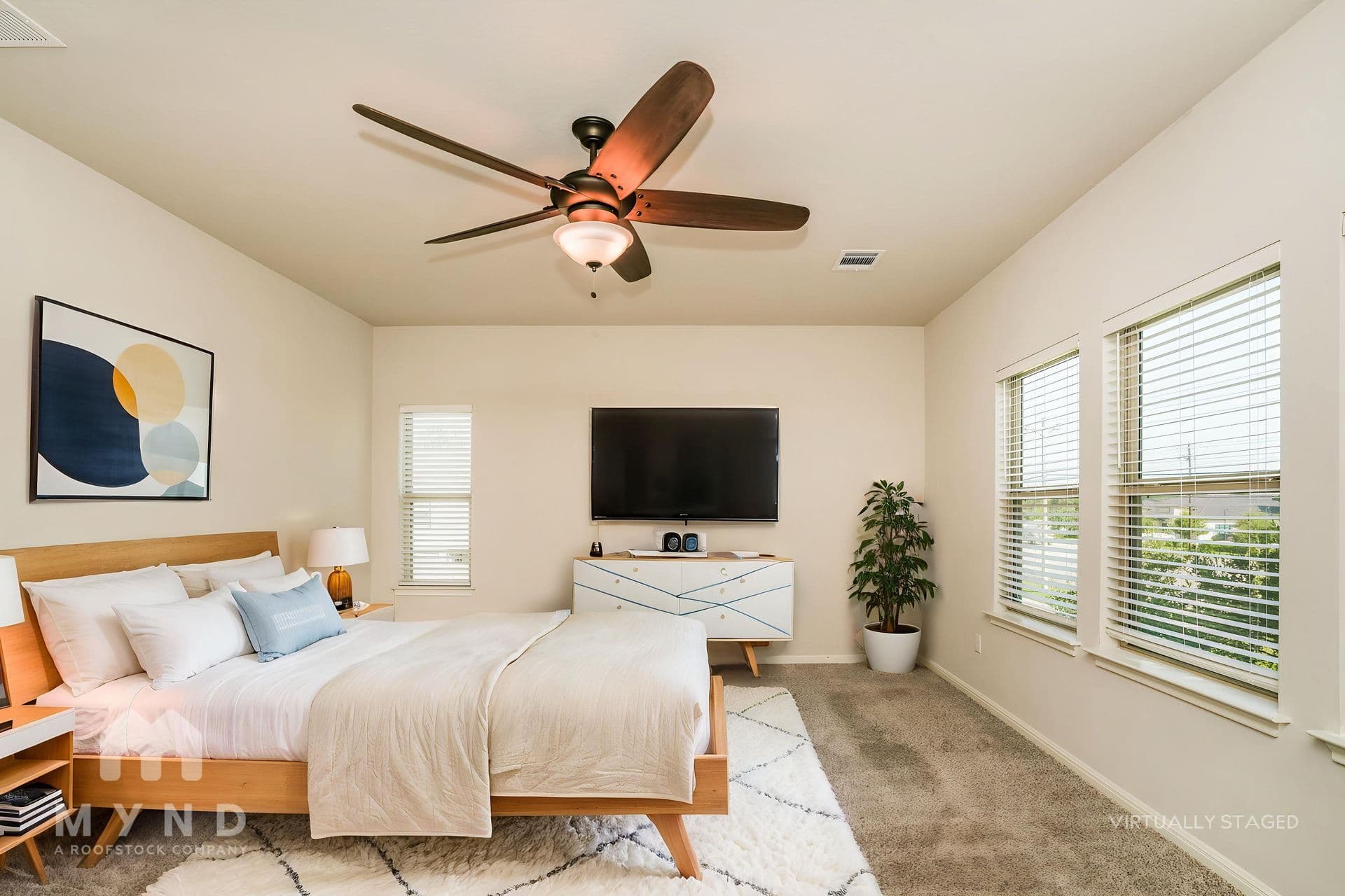 MYND — 3 Bedroom(s) and 2.5 Bathroom(s) - Photo 4