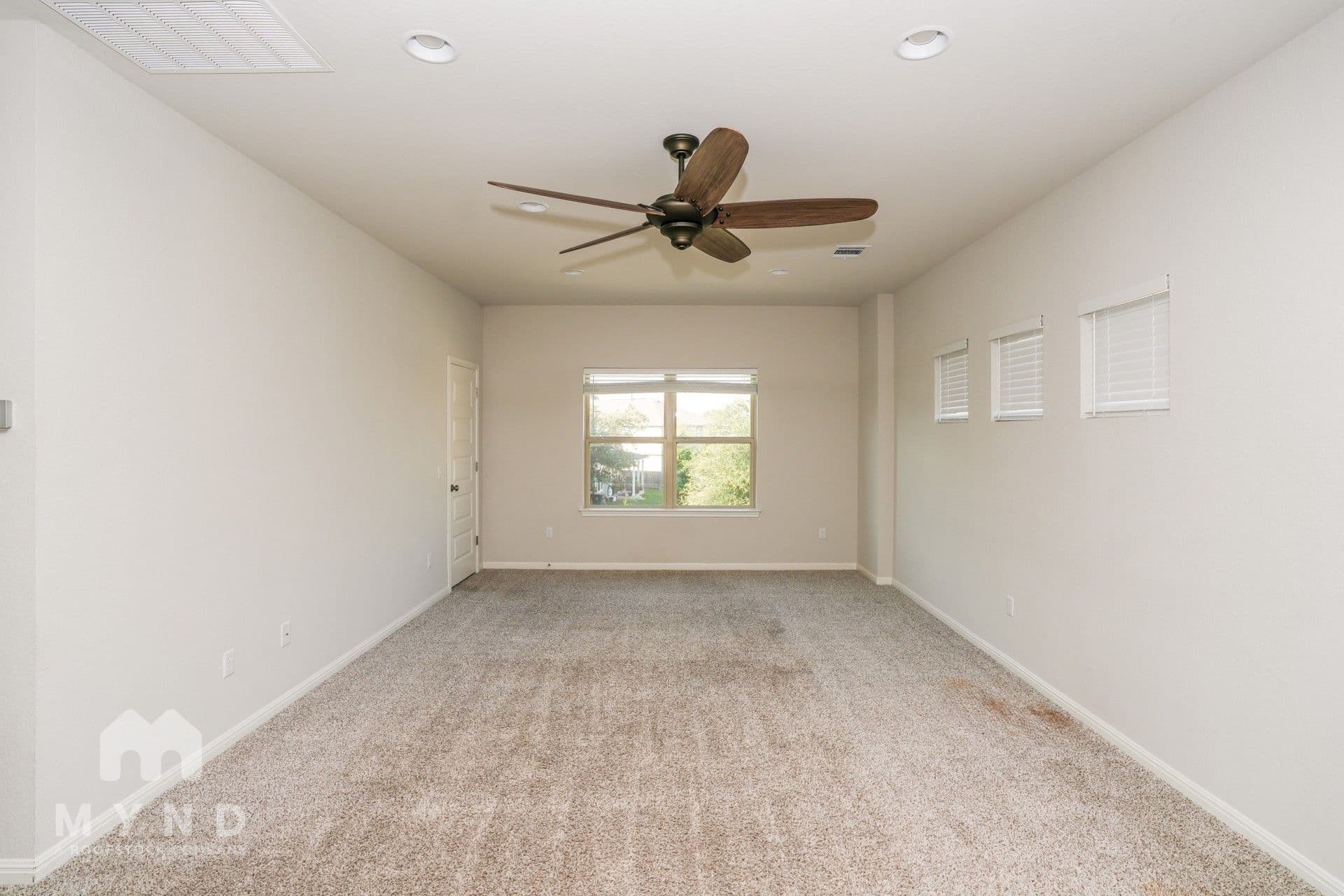 MYND — 3 Bedroom(s) and 2.5 Bathroom(s) - Photo 9