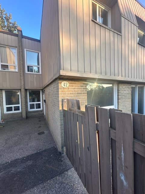 Whitehall Apartments — 42 - Photo 16