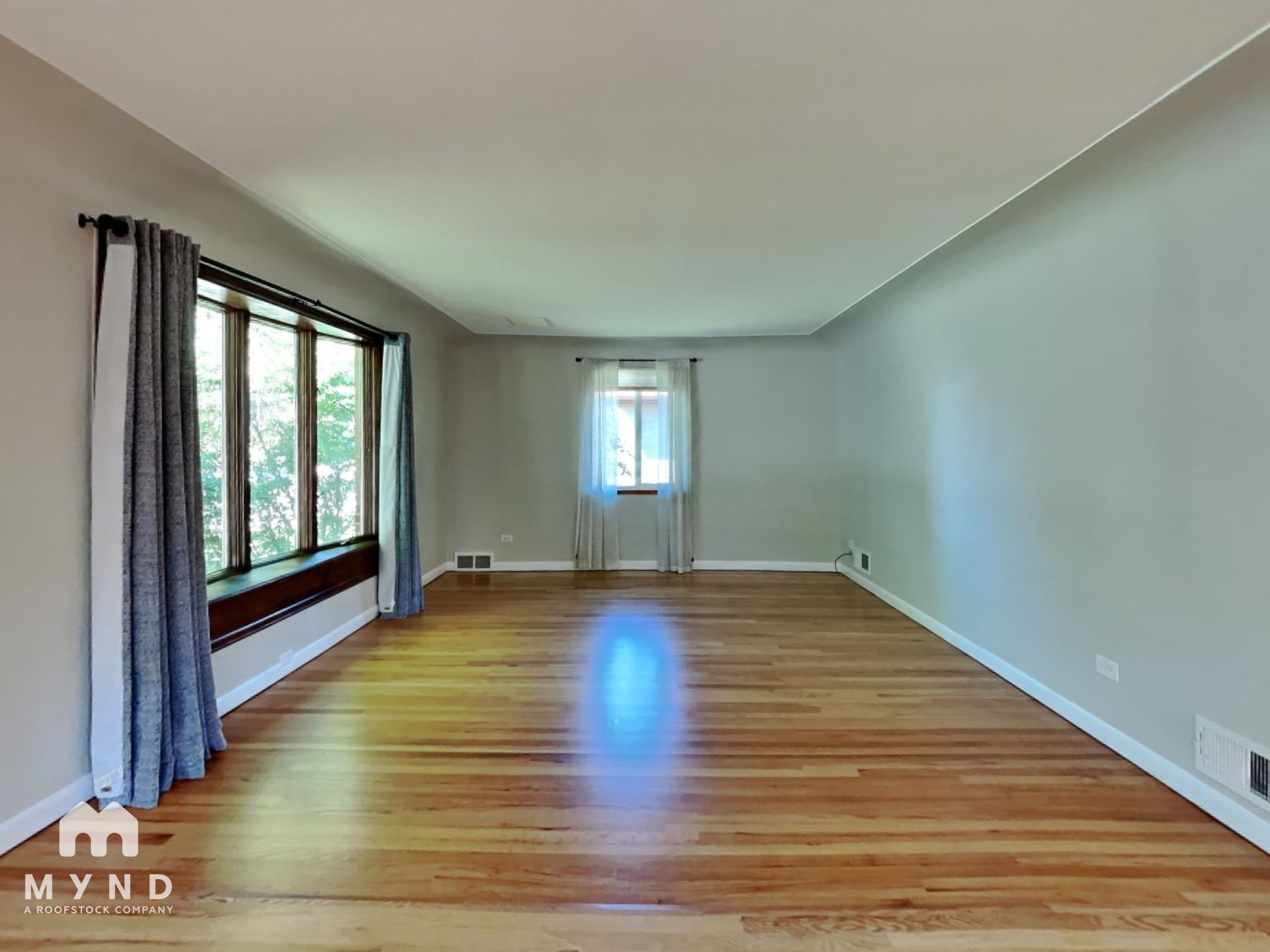 MYND — 4 Bedroom(s) and 2 Bathroom(s) - Photo 2