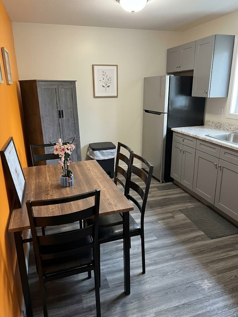 Avanew — 3 Bedroom(s) and 1 Bathroom(s) - Photo 3