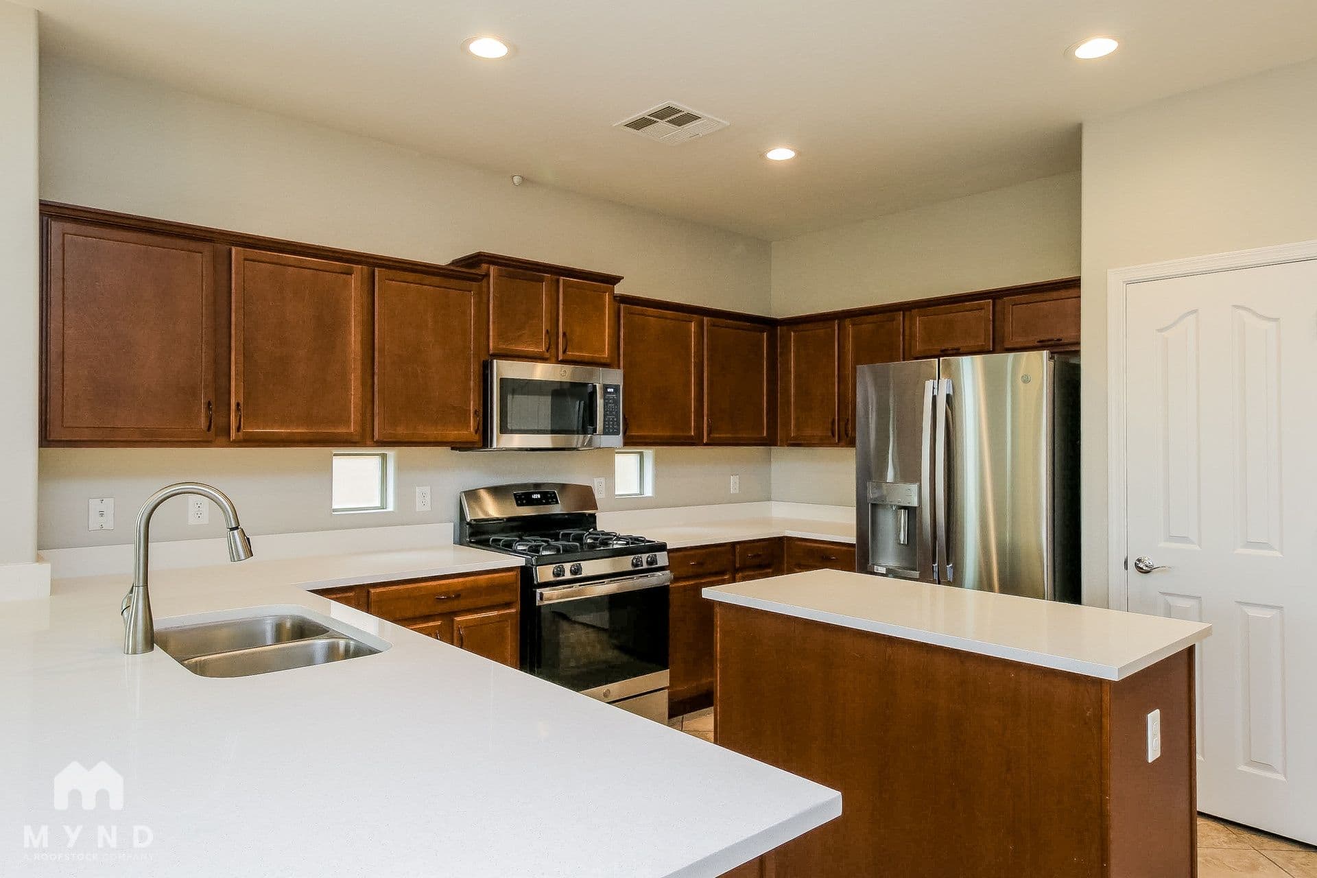 MYND — 3 Bedroom(s) and 2 Bathroom(s) - Photo 2