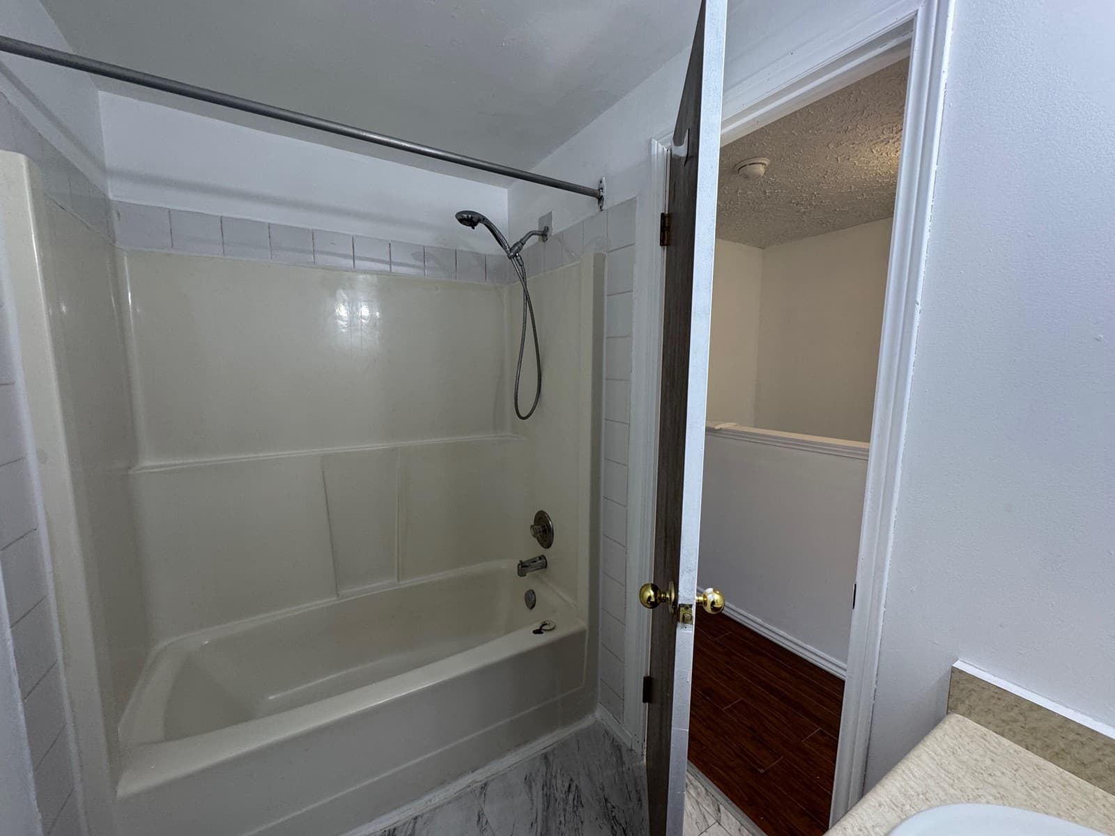 K-W Property Management - Photo 9