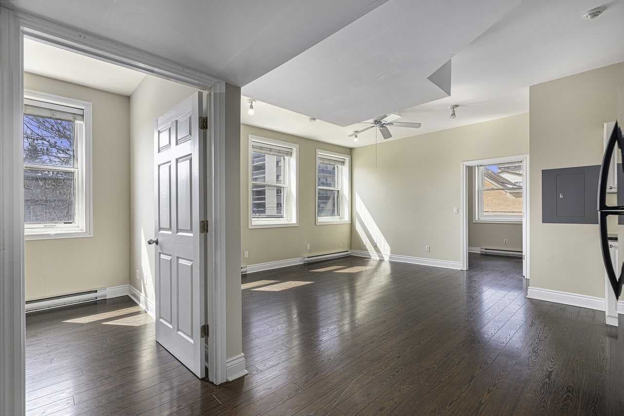 329 Johnson Street — 4 - Photo 2