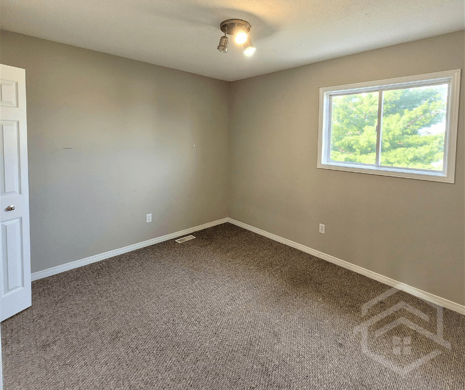 Oversight PM — 3 Bedroom(s) and 1.5 Bathroom(s) - Photo 4