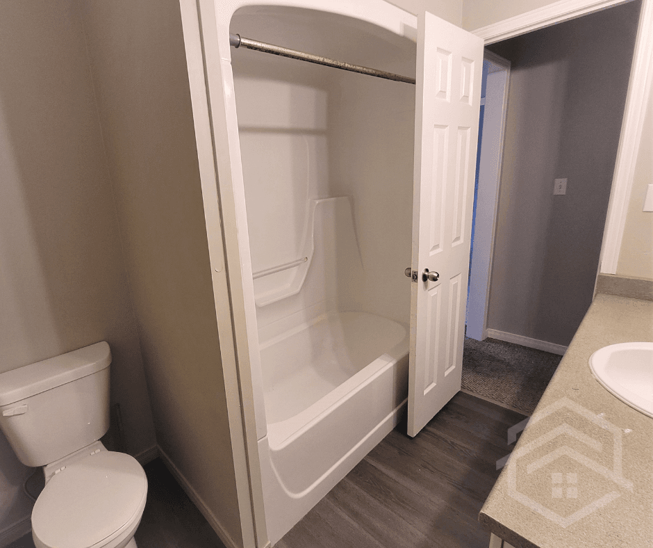 Oversight PM — 3 Bedroom(s) and 1.5 Bathroom(s) - Photo 7
