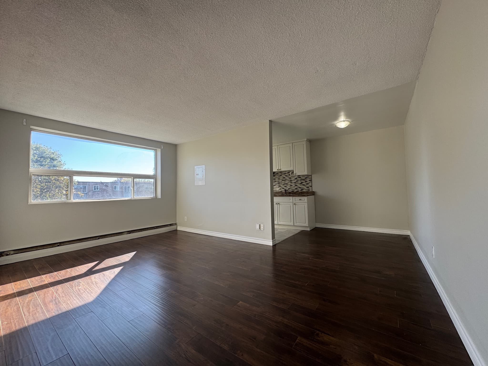 Whitehall Apartments — 14 - Photo 27