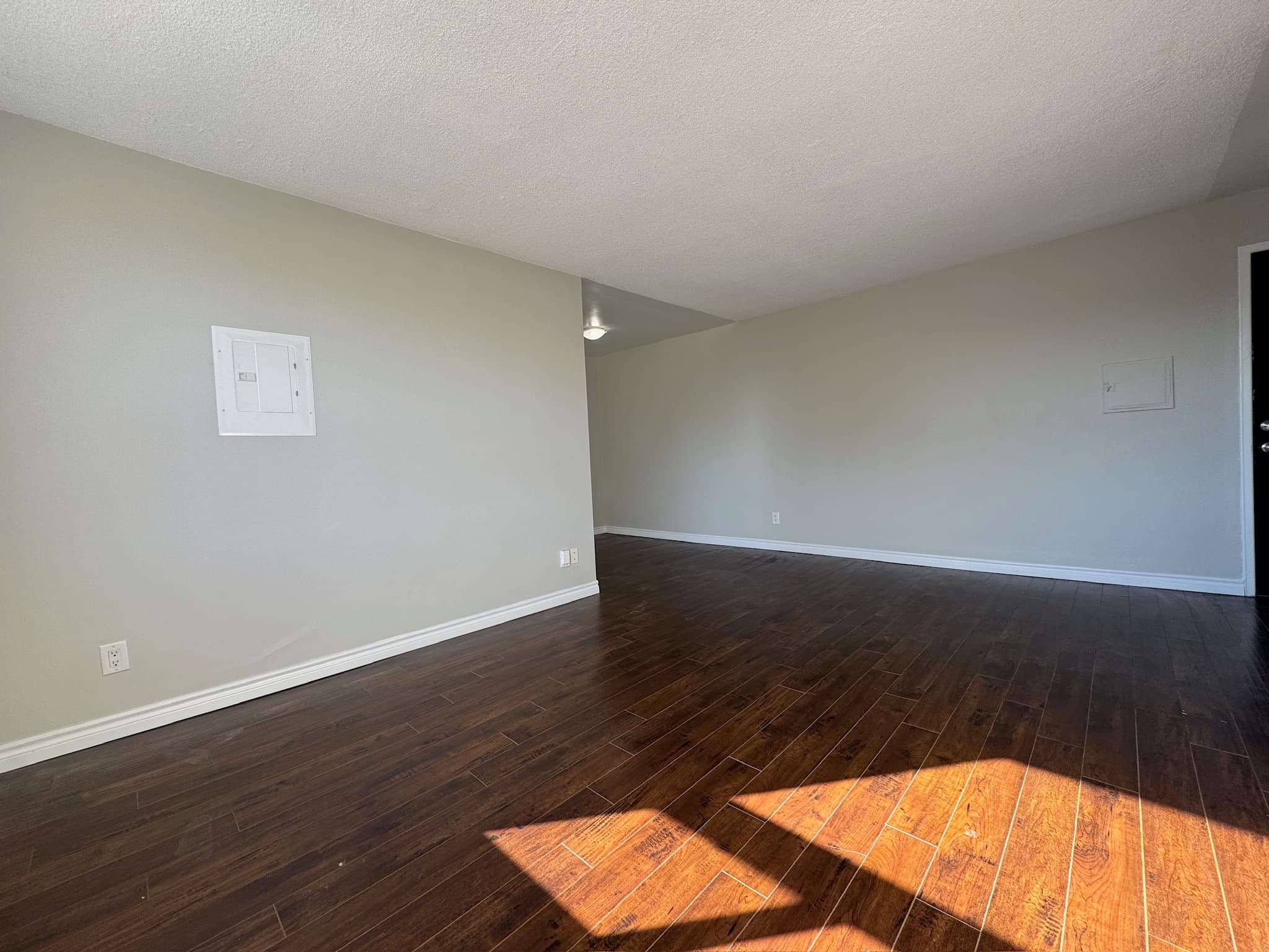 Whitehall Apartments — 14 - Photo 29
