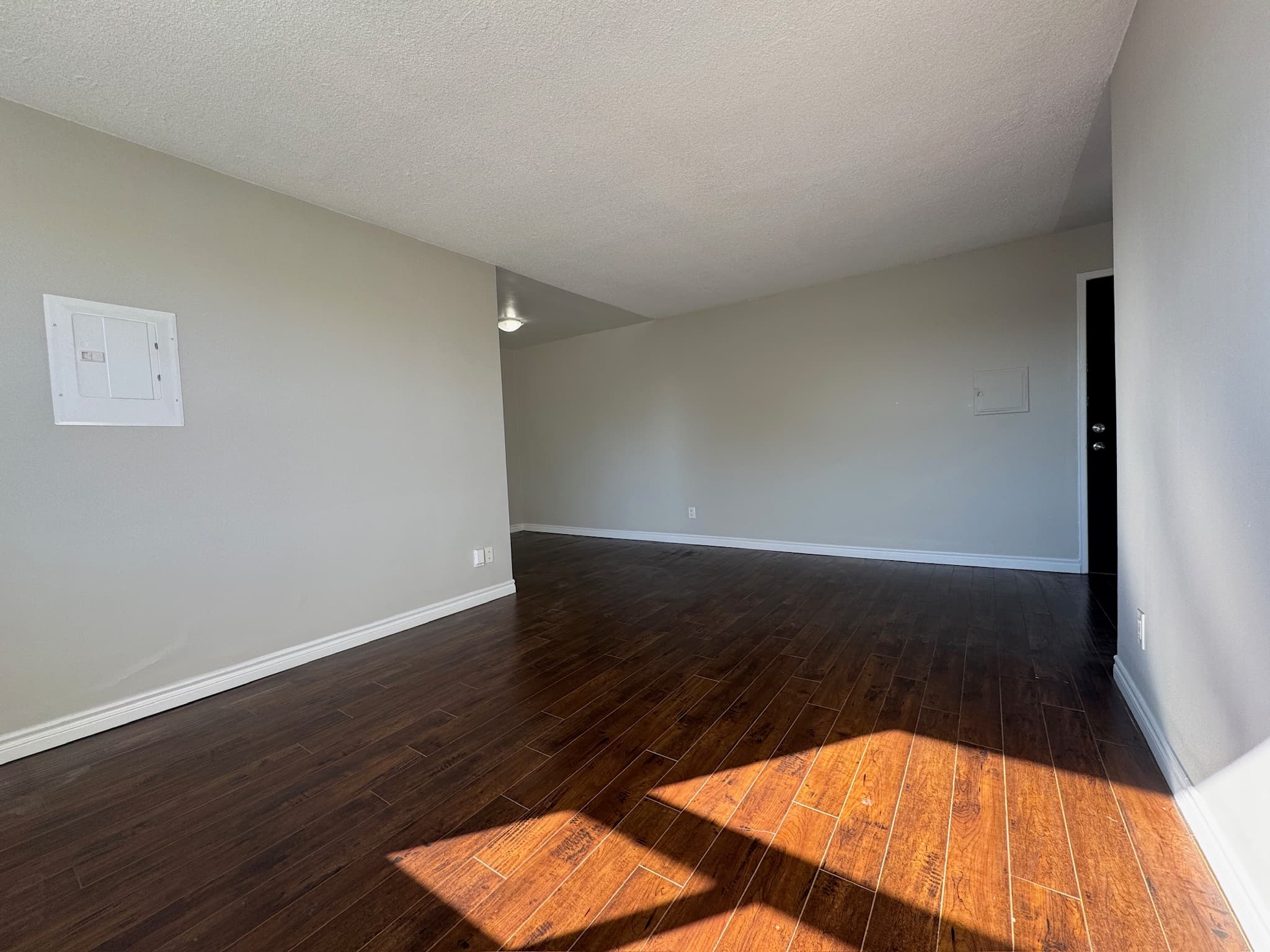 Whitehall Apartments — 14 - Photo 28