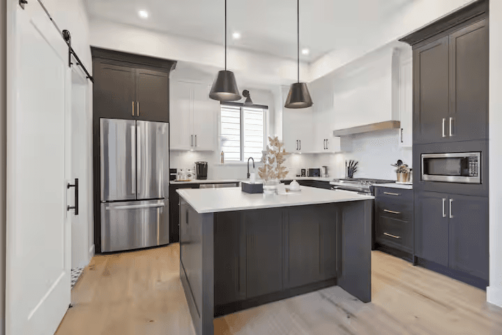 Rhenti — 4 Bedroom(s) and 3.5 Bathroom(s) - Photo 5