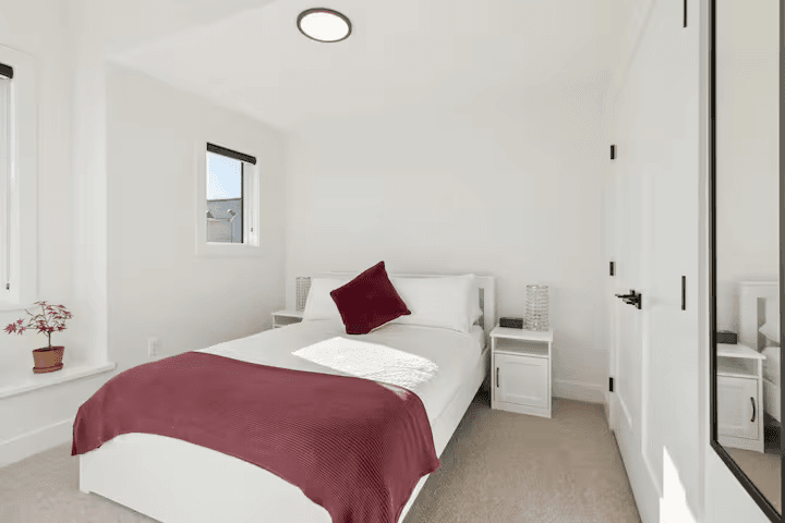 Rhenti — 4 Bedroom(s) and 3.5 Bathroom(s) - Photo 8