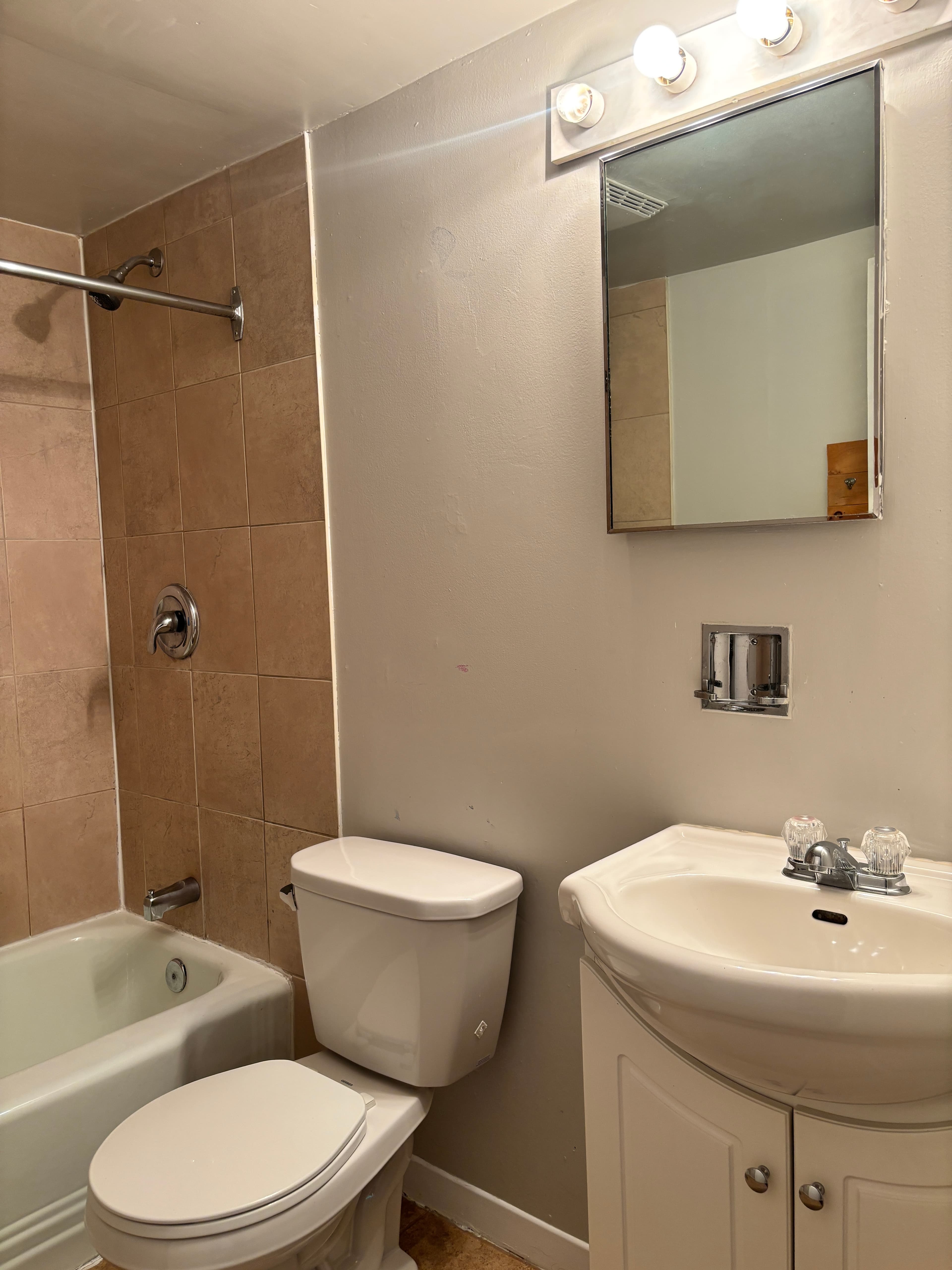 Urchin Property Management Inc. — 303 - Photo 13