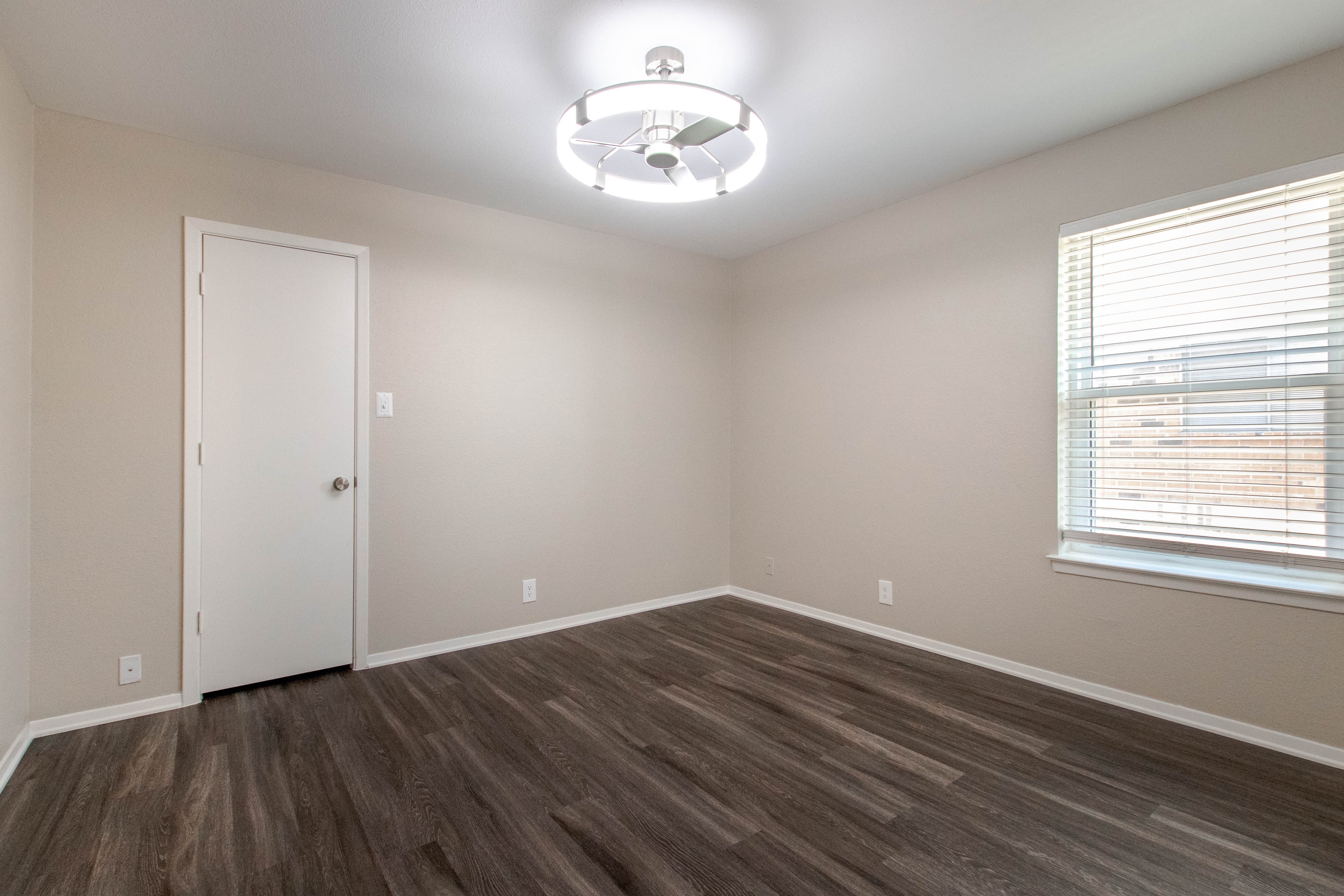 Scott Brown Properties — 2x1.5 - Photo 7