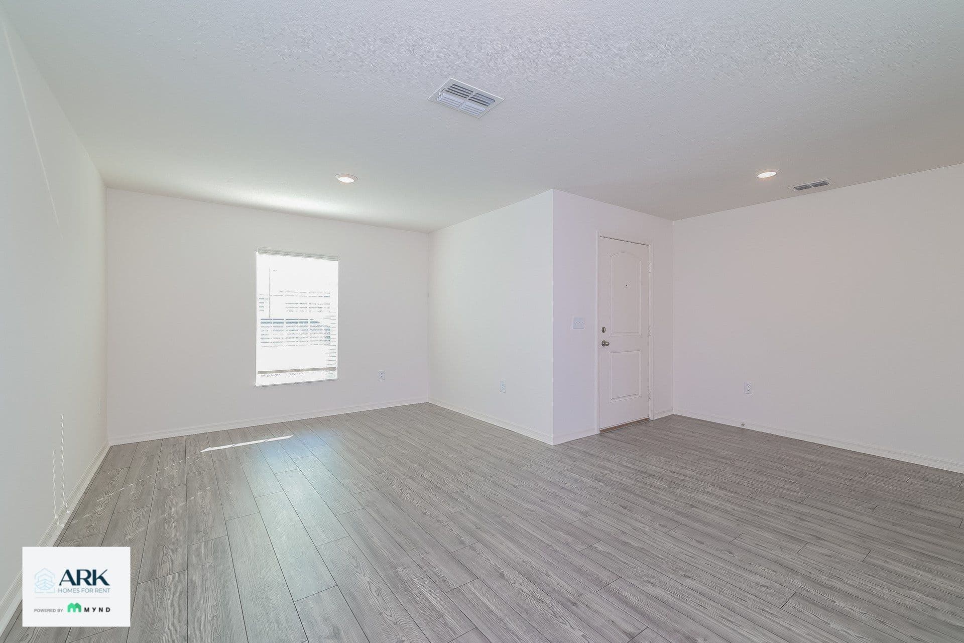 MYND — 4 Bedroom(s) and 2 Bathroom(s) - Photo 2