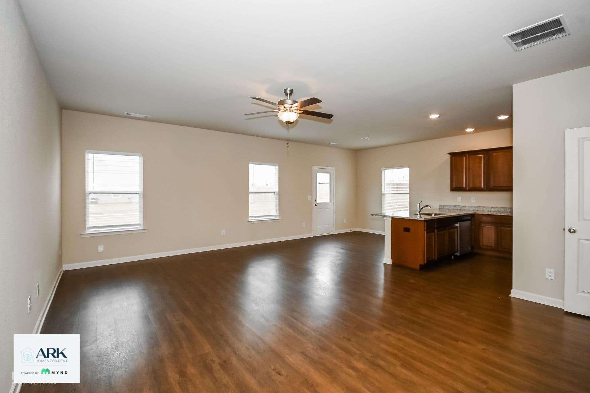 MYND — 3 Bedroom(s) and 2.5 Bathroom(s) - Photo 5