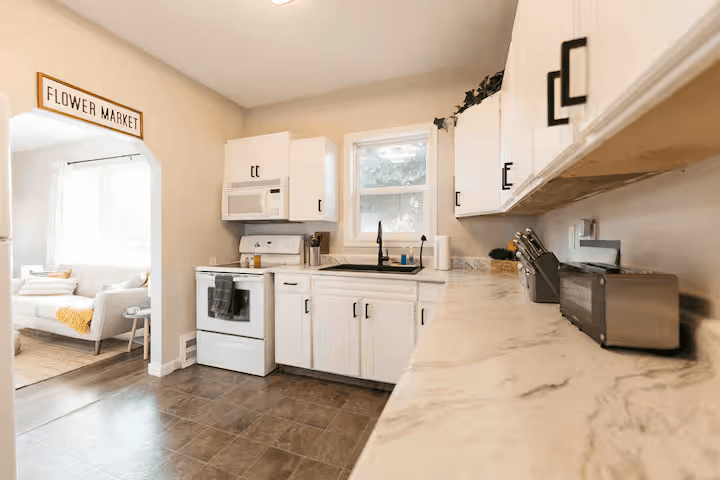 Rhenti — 3 Bedroom(s) and 2 Bathroom(s) - Photo 10