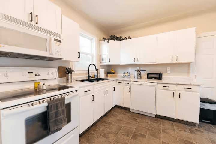 Rhenti — 3 Bedroom(s) and 2 Bathroom(s) - Photo 6