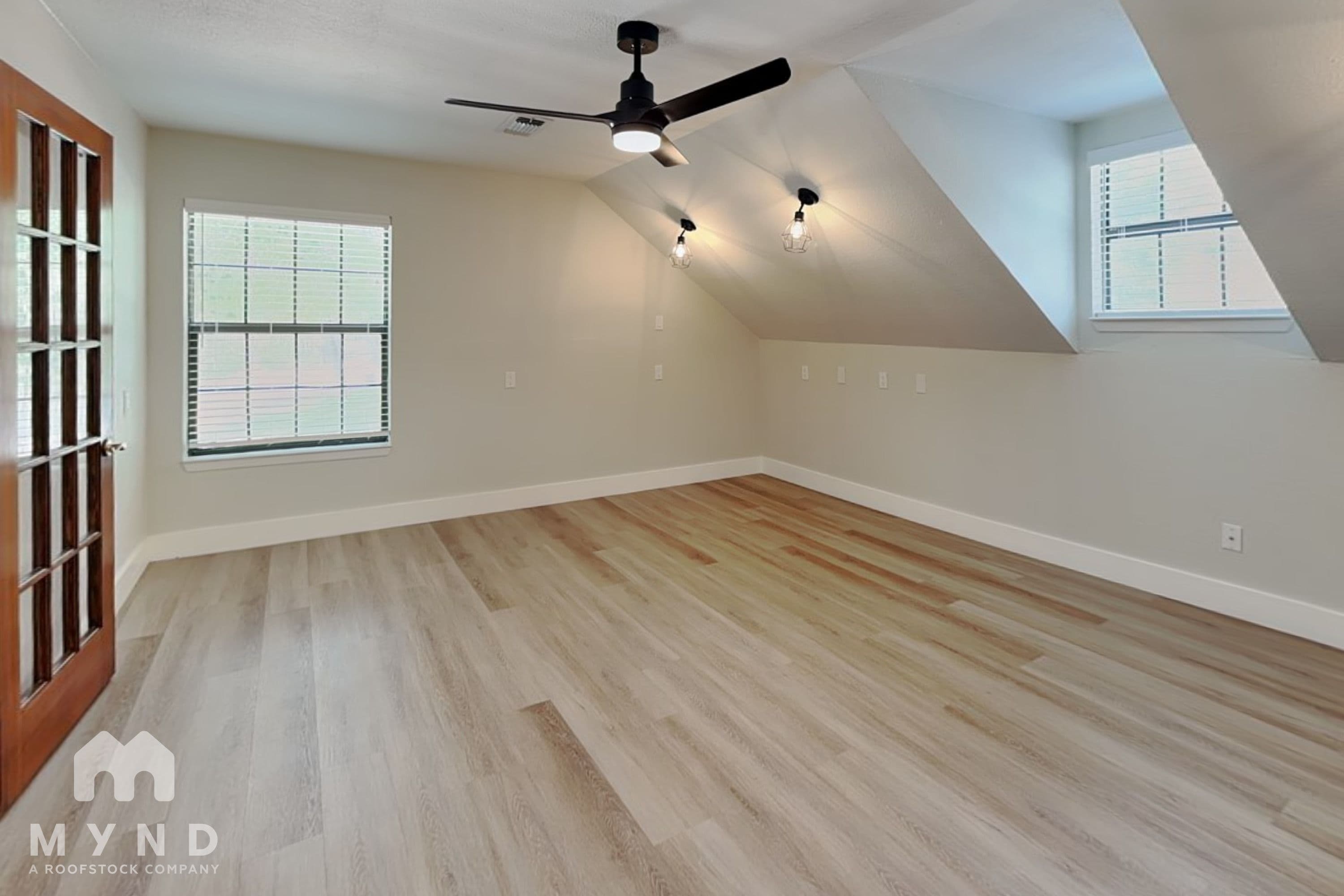 MYND — 5 Bedroom(s) and 3.5 Bathroom(s) - Photo 12