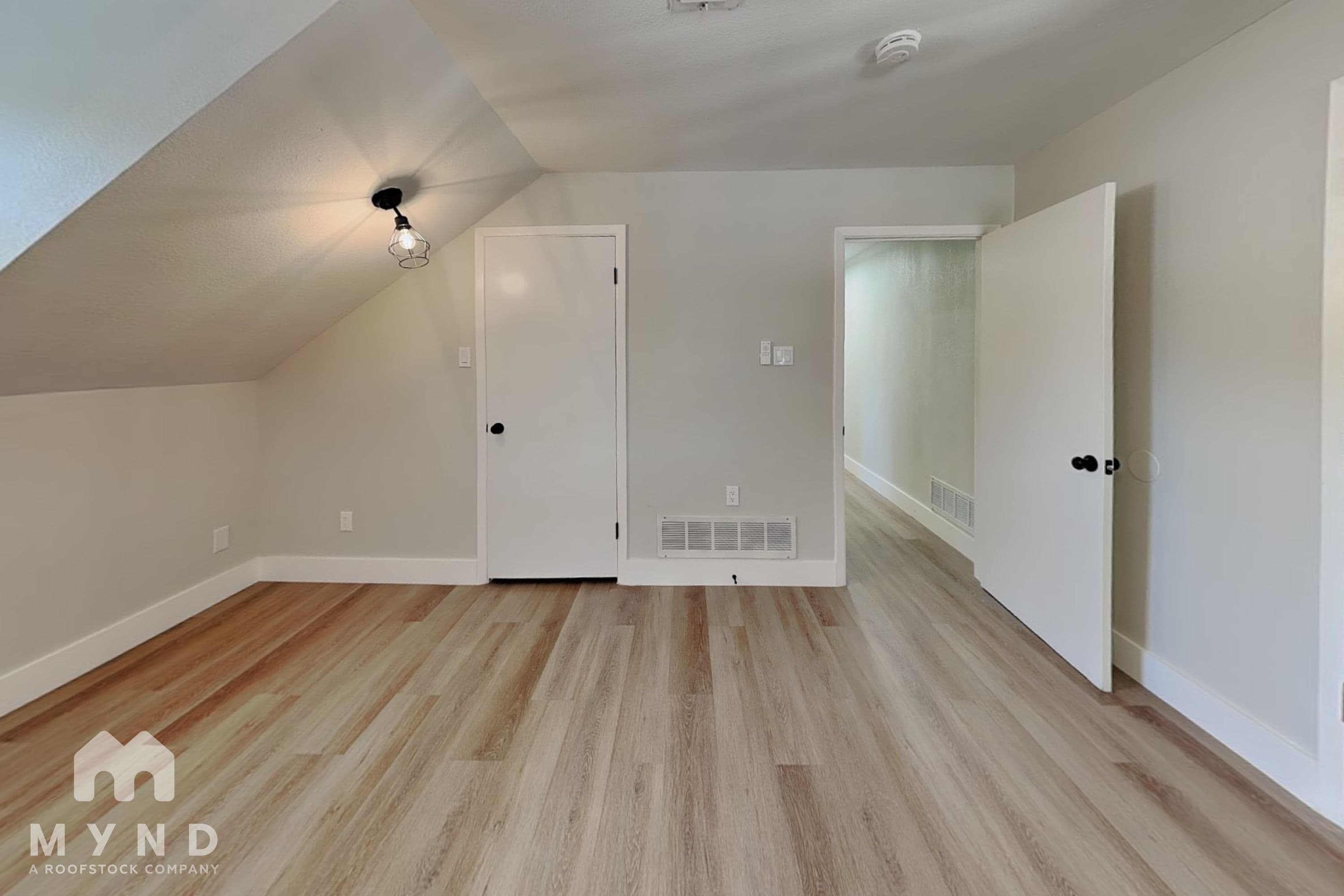 MYND — 5 Bedroom(s) and 3.5 Bathroom(s) - Photo 13