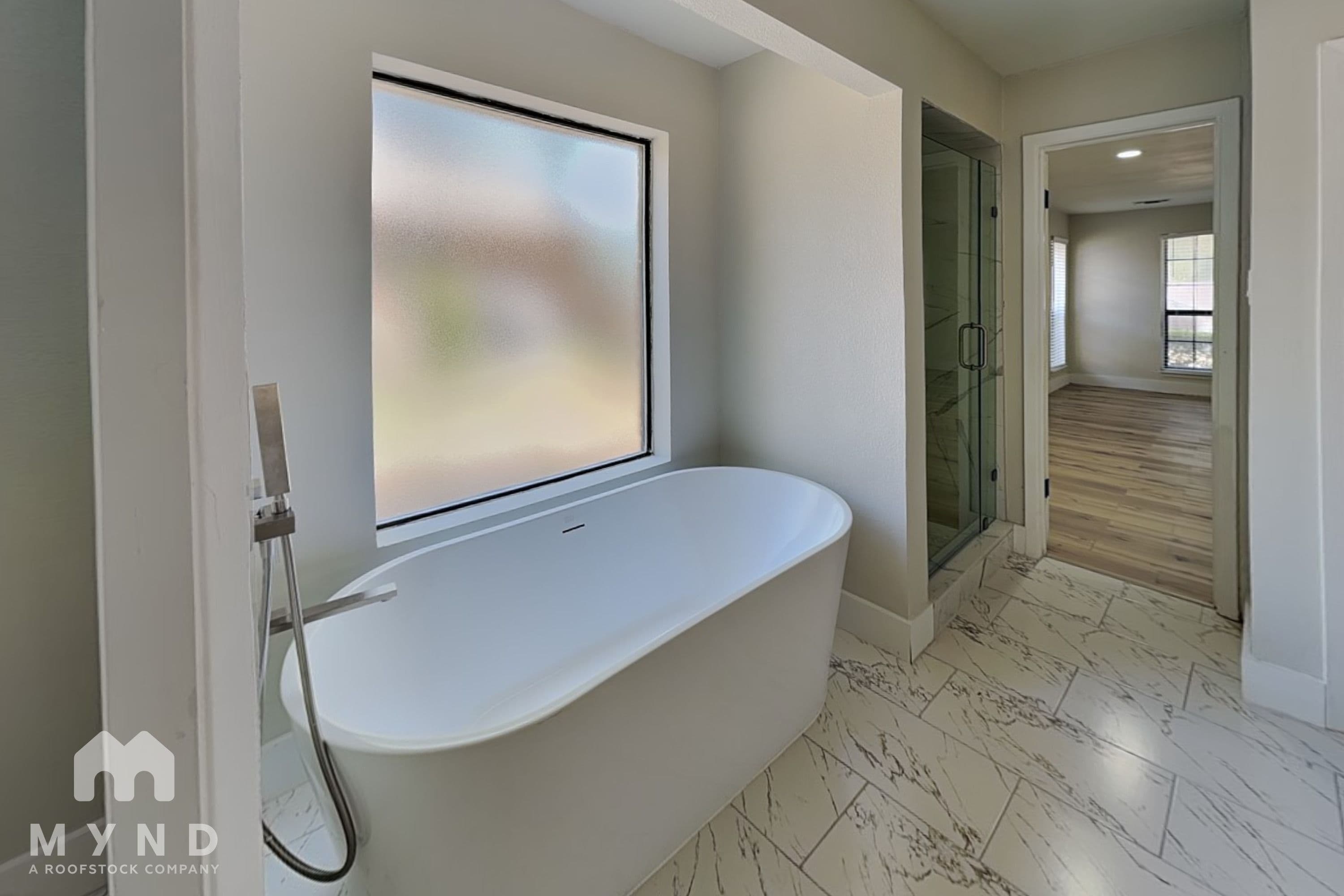 MYND — 5 Bedroom(s) and 3.5 Bathroom(s) - Photo 17