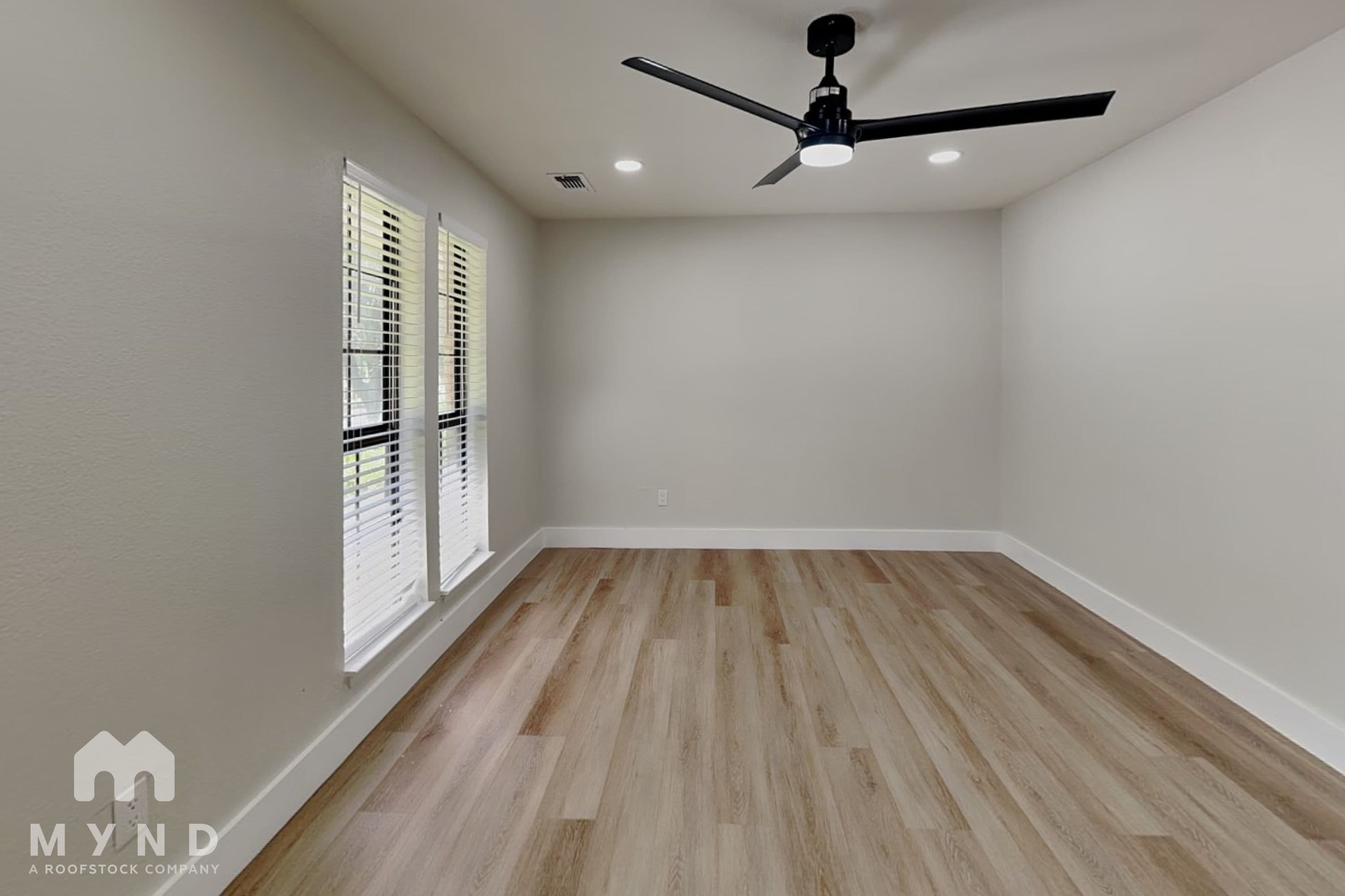 MYND — 5 Bedroom(s) and 3.5 Bathroom(s) - Photo 20