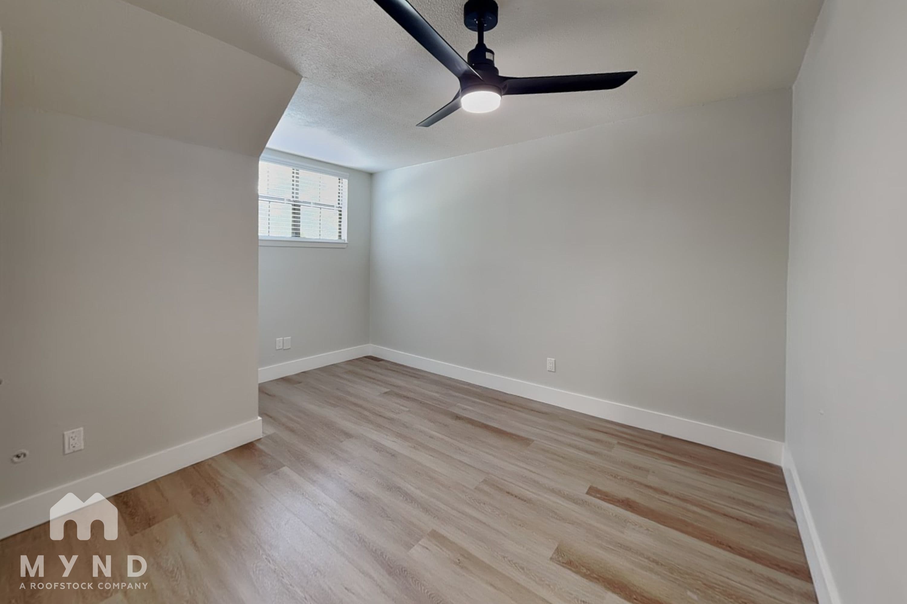 MYND — 5 Bedroom(s) and 3.5 Bathroom(s) - Photo 22