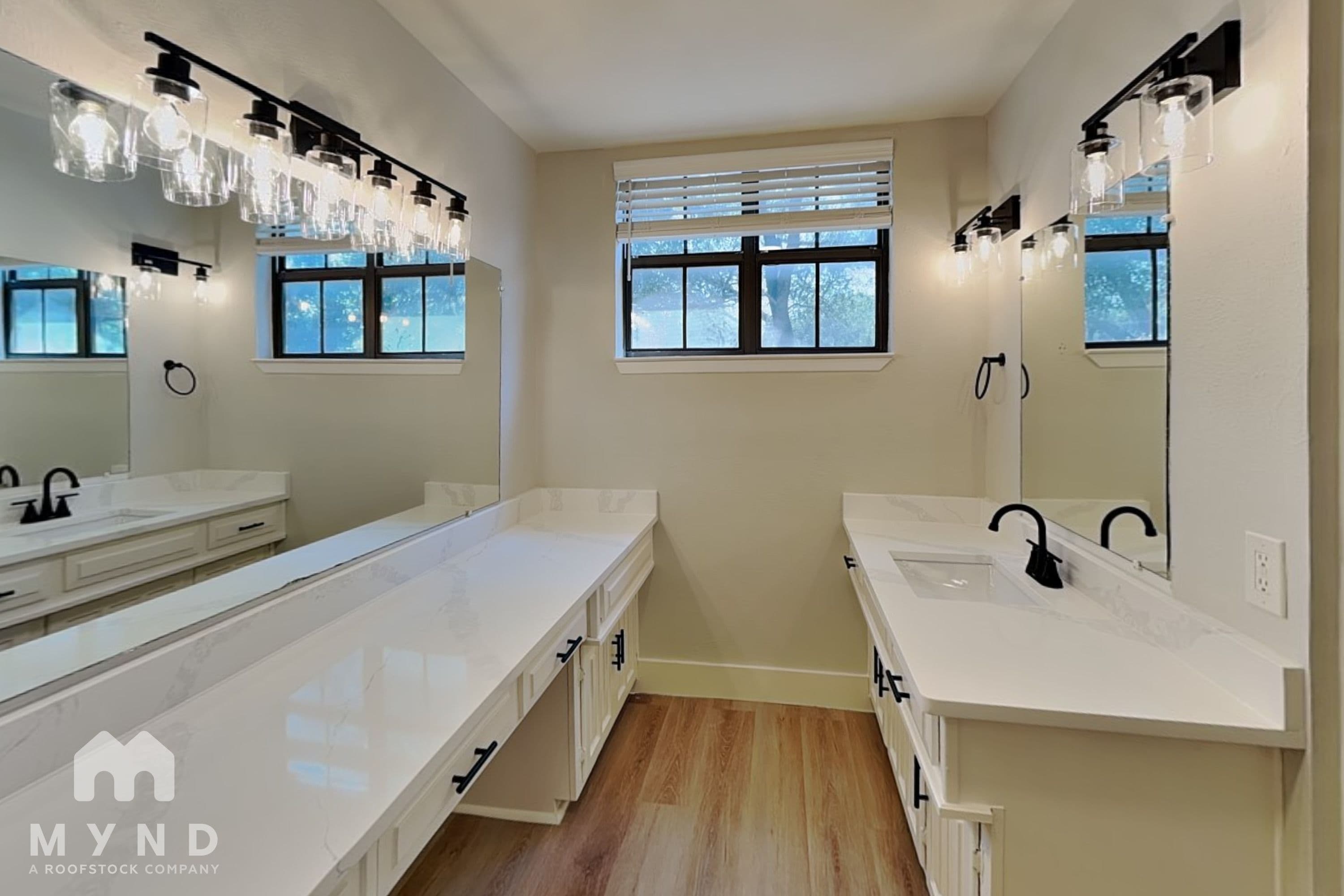 MYND — 5 Bedroom(s) and 3.5 Bathroom(s) - Photo 25