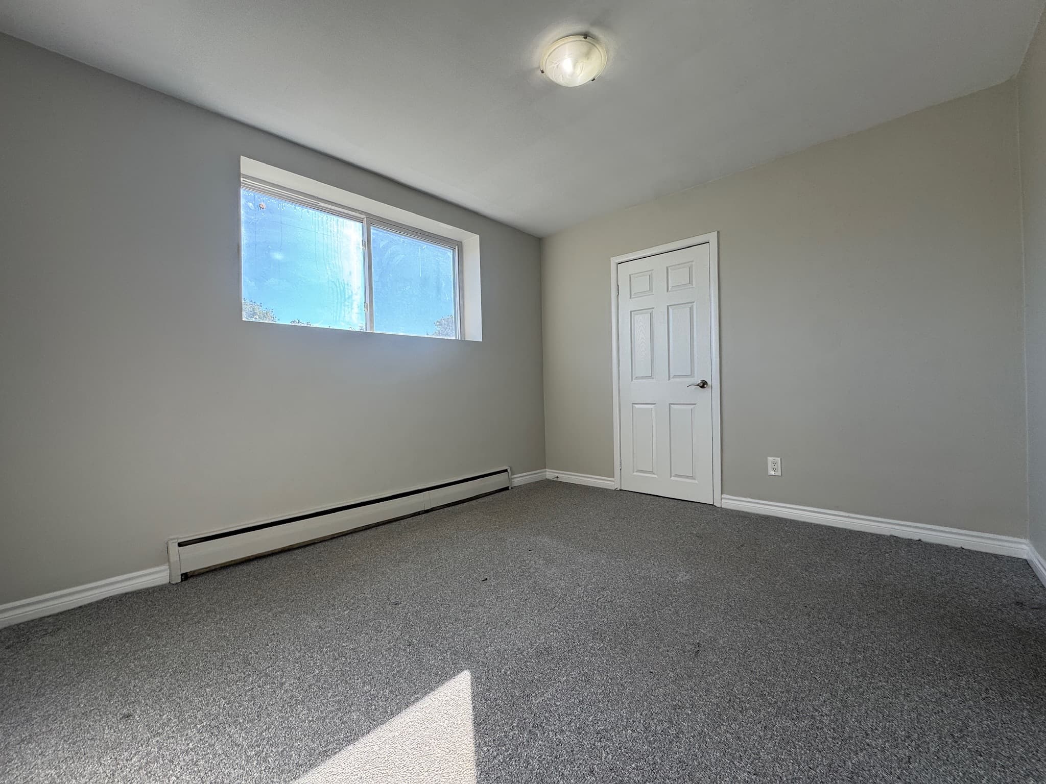 Whitehall Apartments — 14 - Photo 9