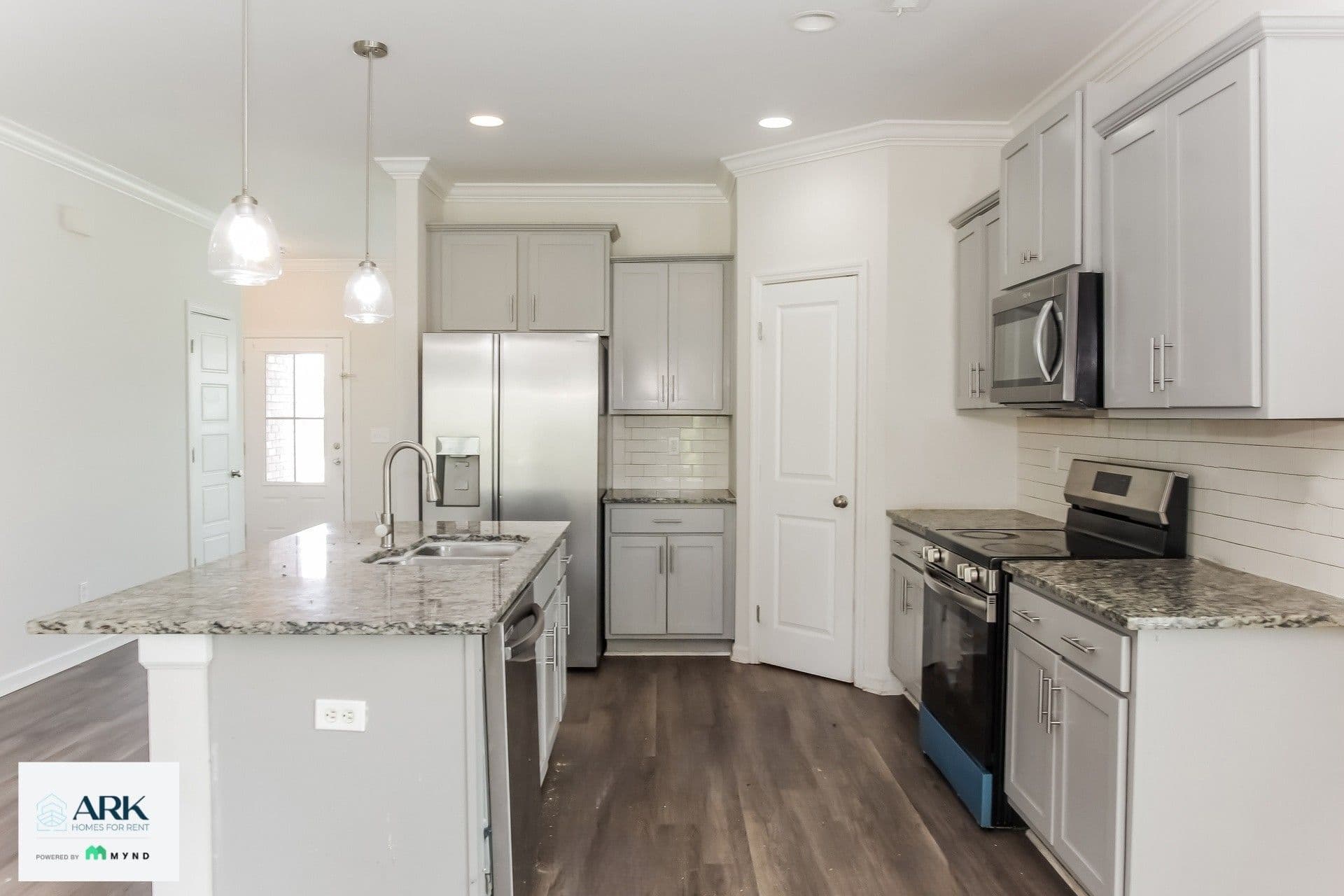 MYND — 5 Bedroom(s) and 3.5 Bathroom(s) - Photo 11