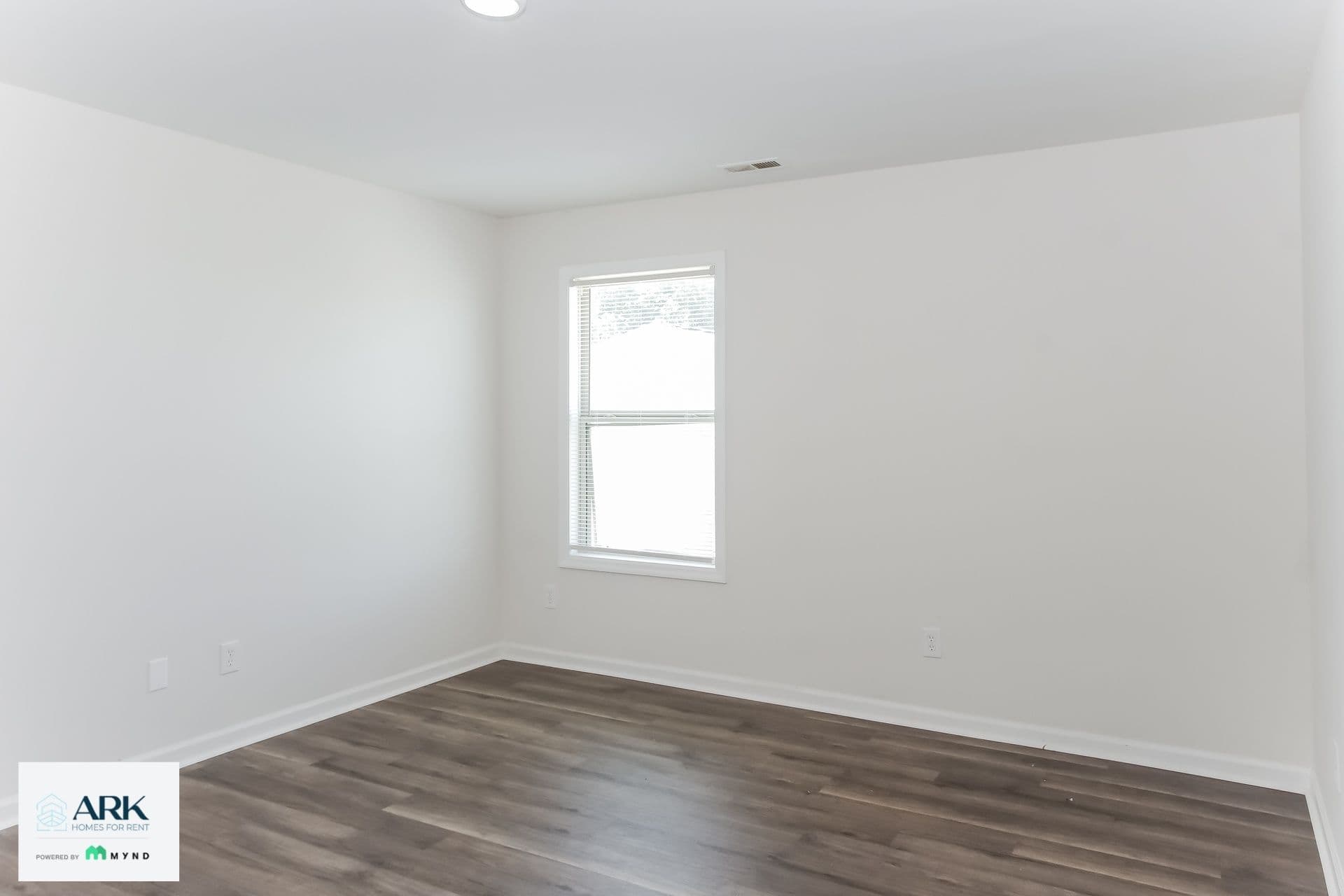 MYND — 5 Bedroom(s) and 3.5 Bathroom(s) - Photo 23