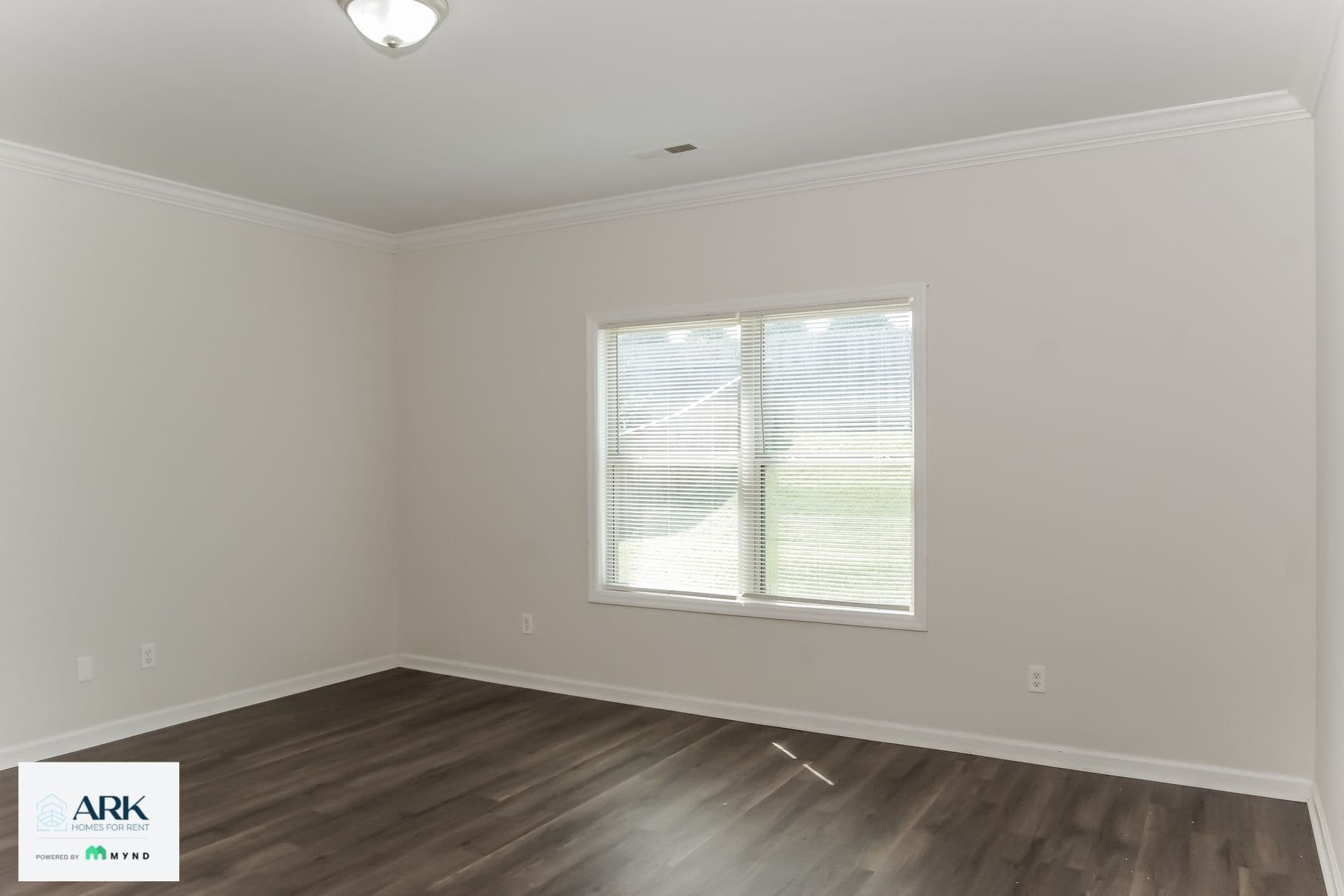 MYND — 5 Bedroom(s) and 3.5 Bathroom(s) - Photo 25