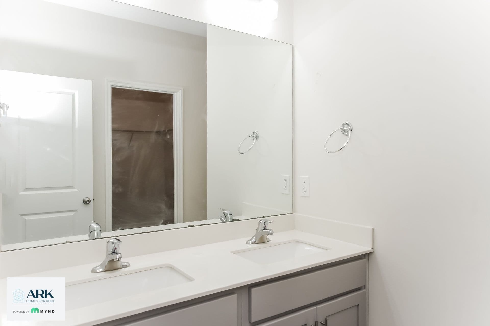 MYND — 5 Bedroom(s) and 3.5 Bathroom(s) - Photo 27