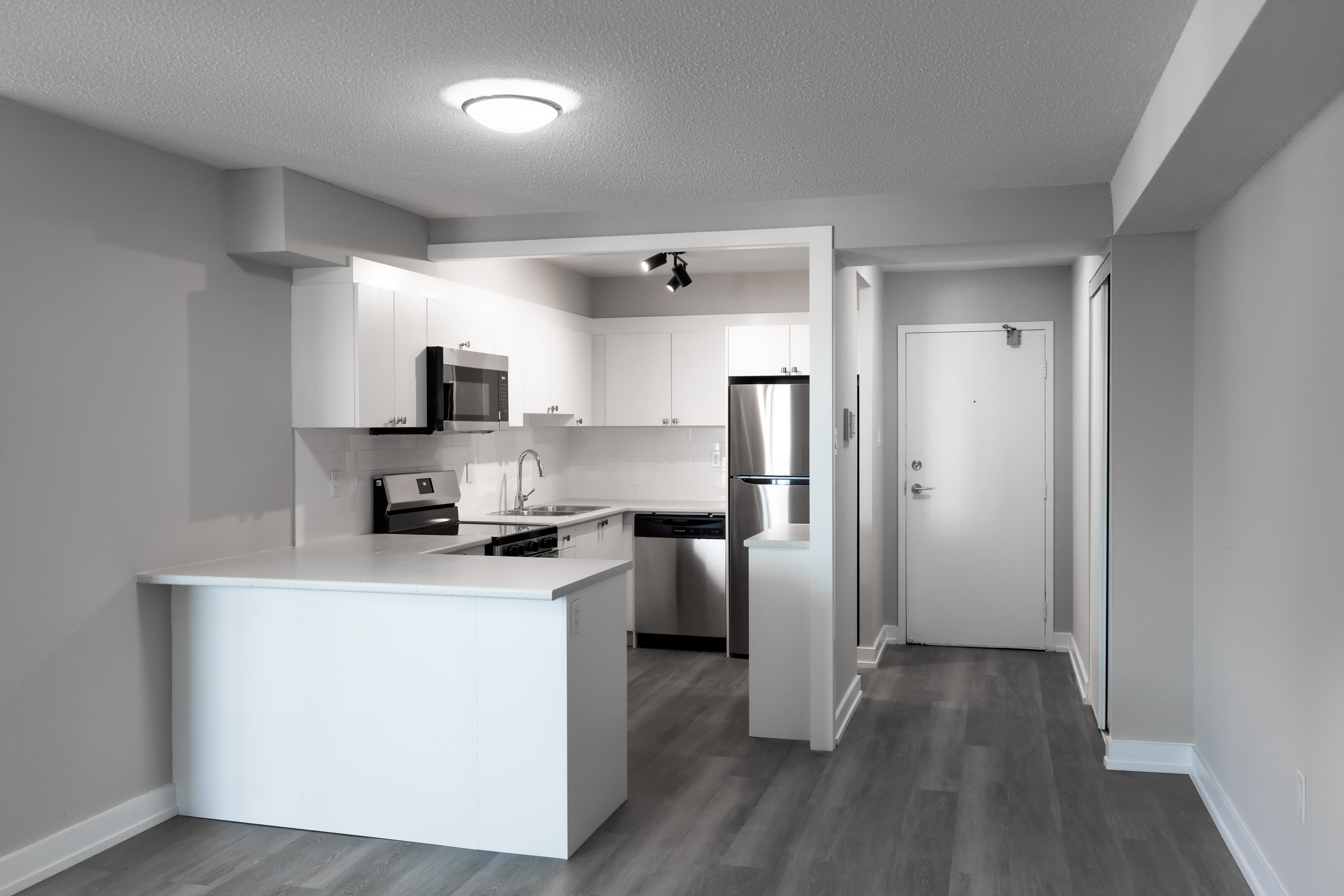 Kaneff — Unit C - Photo 24