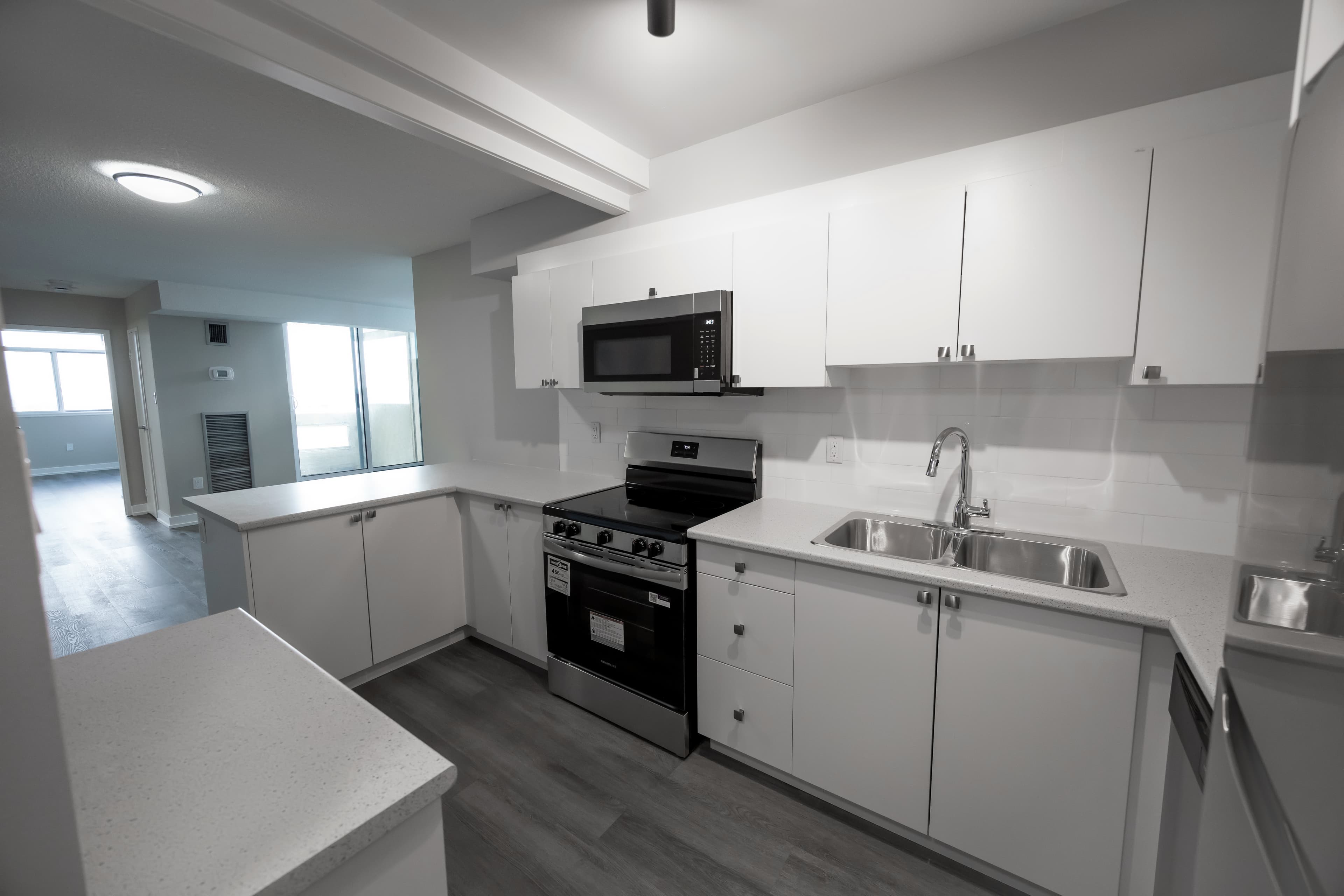 Kaneff — Unit C - Photo 25