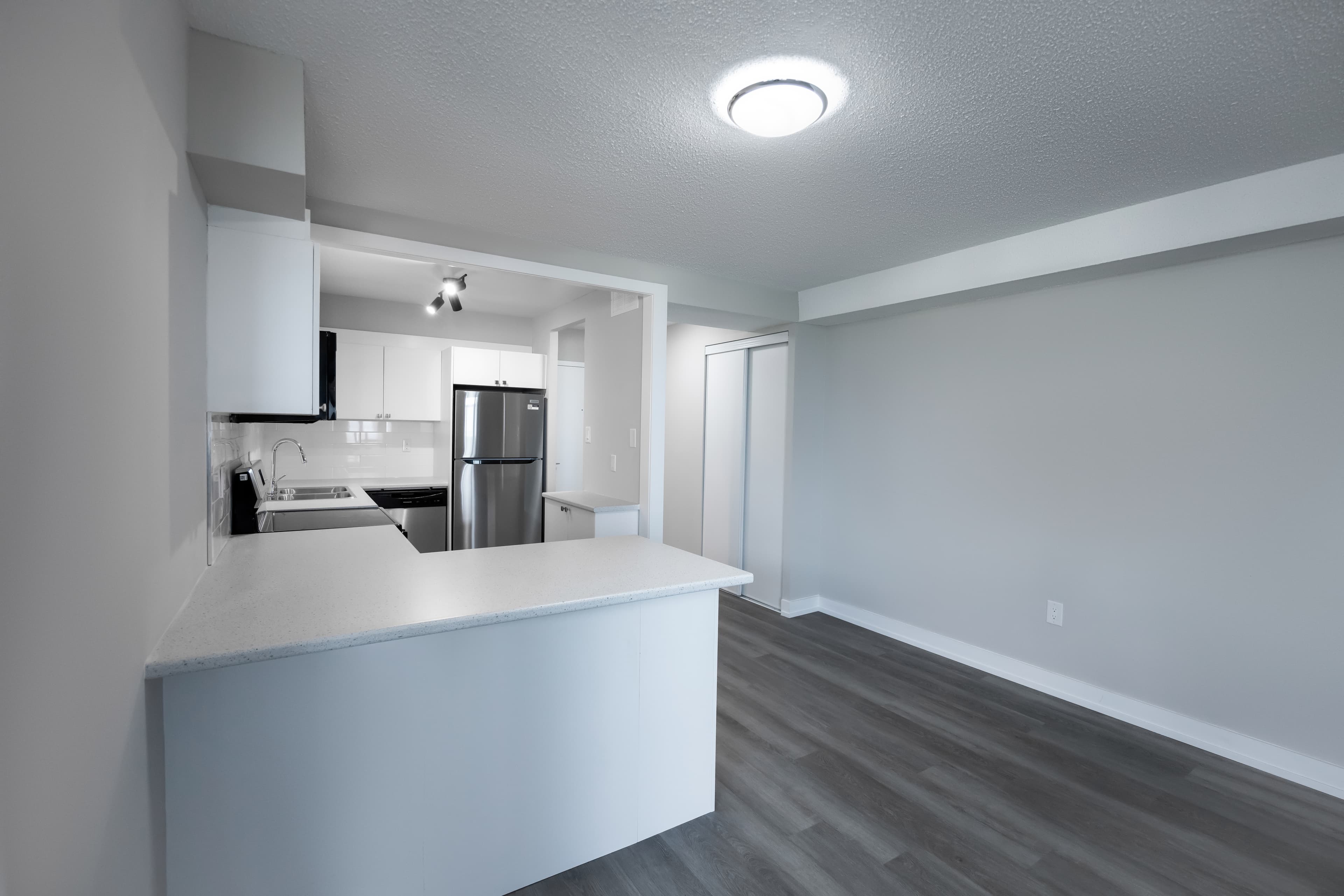 Kaneff — Unit C - Photo 28