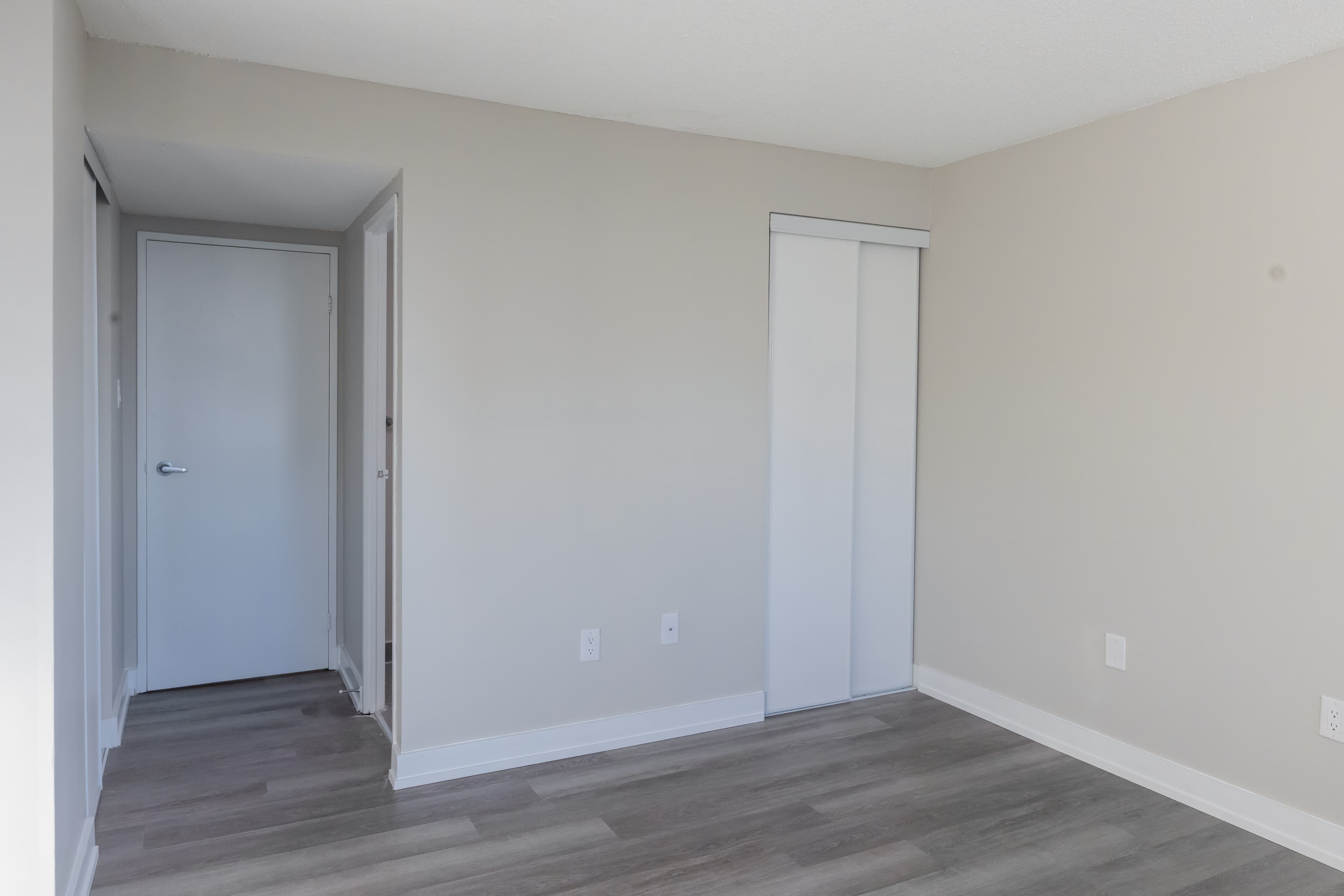 Kaneff — Unit C - Photo 12